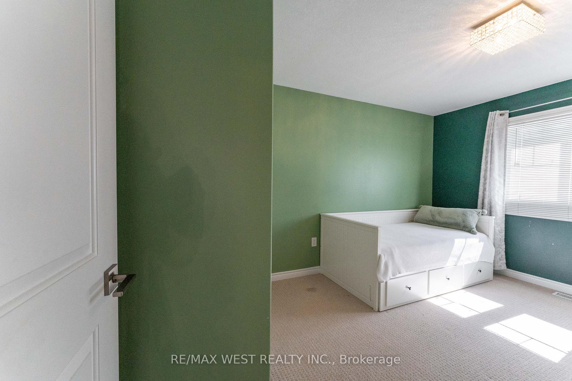 Photo 12 of 71 Sexton Crescent, Hamilton, Ancaster — HOMEH