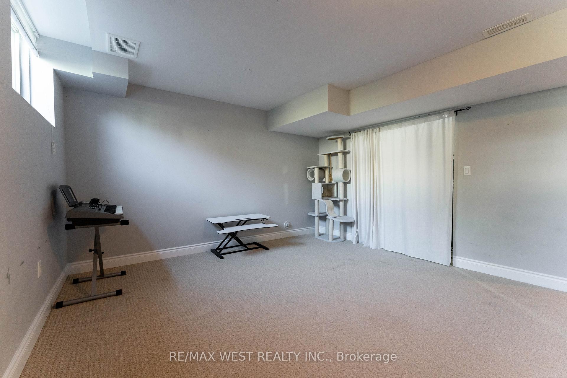 Photo 30 of 71 Sexton Crescent, Hamilton, Ancaster — HOMEH