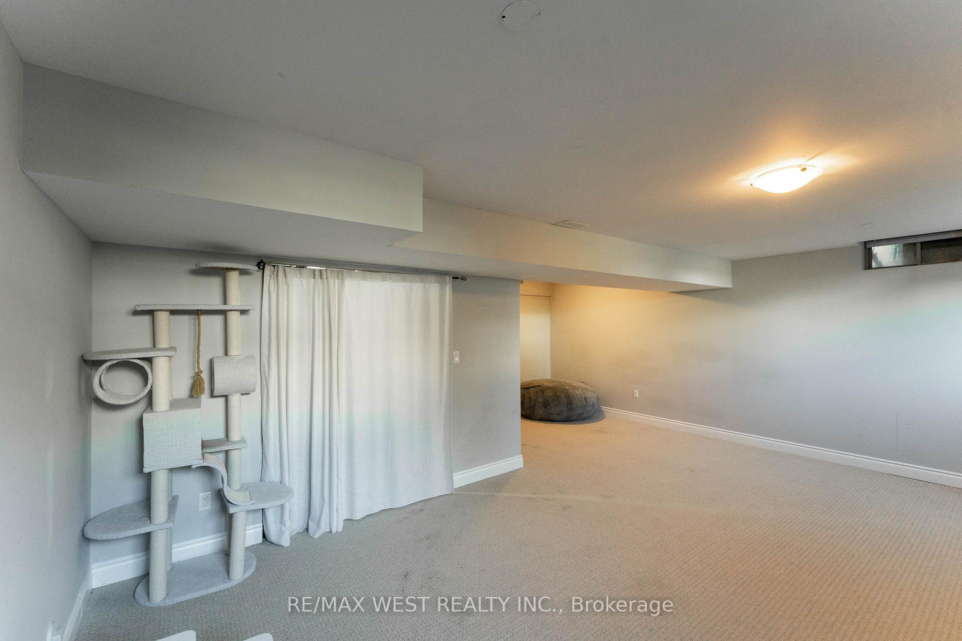 Photo 25 of 71 Sexton Crescent, Hamilton, Ancaster — HOMEH