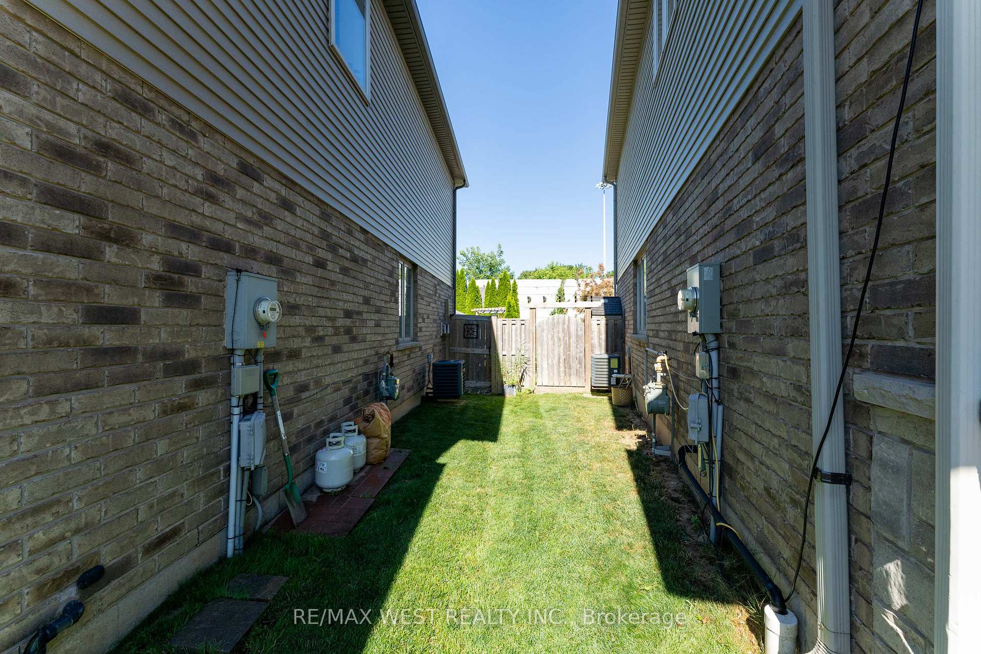 Photo 27 of 71 Sexton Crescent, Hamilton, Ancaster — HOMEH