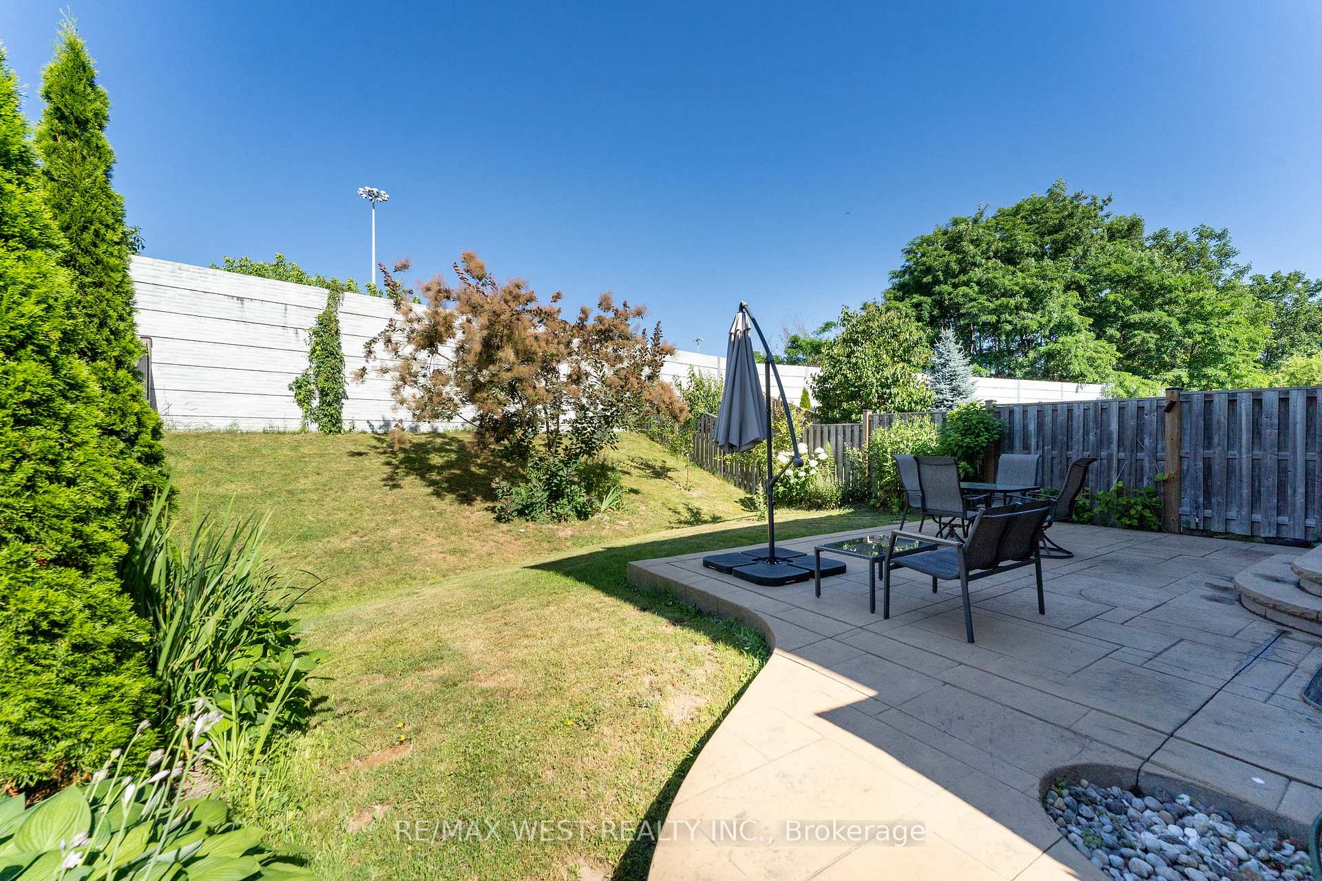 Photo 28 of 71 Sexton Crescent, Hamilton, Ancaster — HOMEH