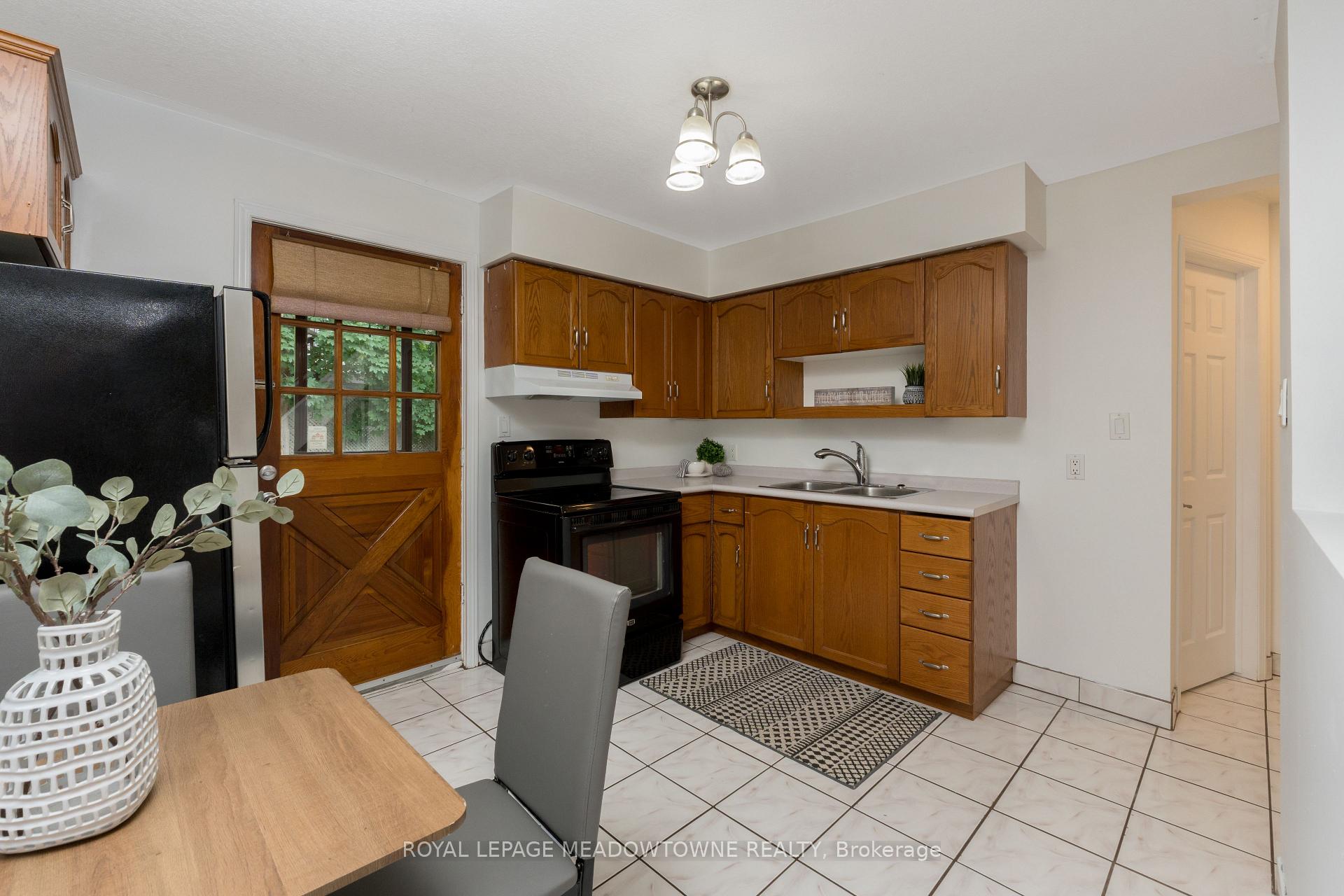 Photo 14 of 112 Elizabeth Street, Guelph, St. Patrick's Ward — HOMEH