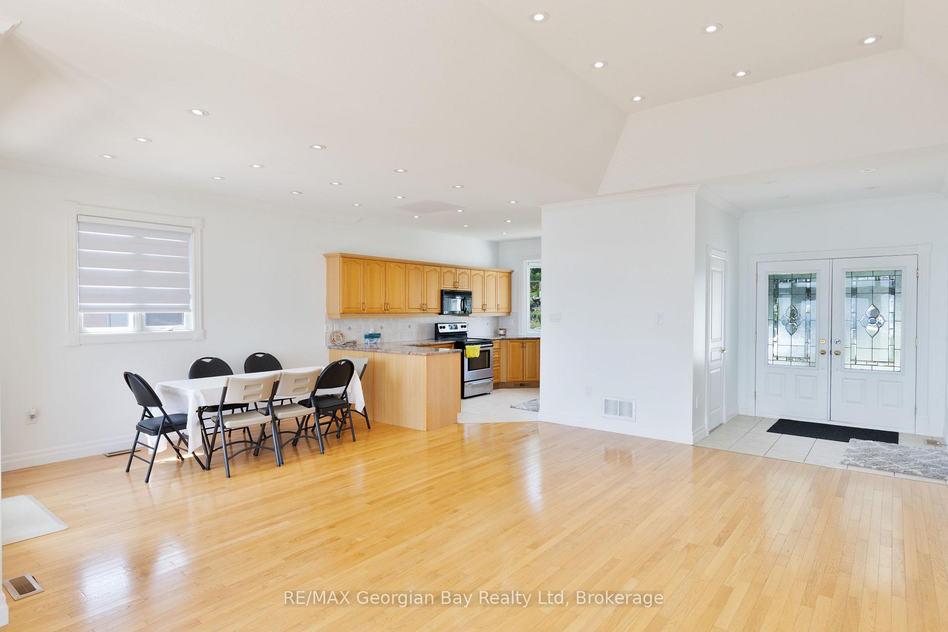 Photo 12 of 369 Aberdeen Boulevard, Midland — HOMEH