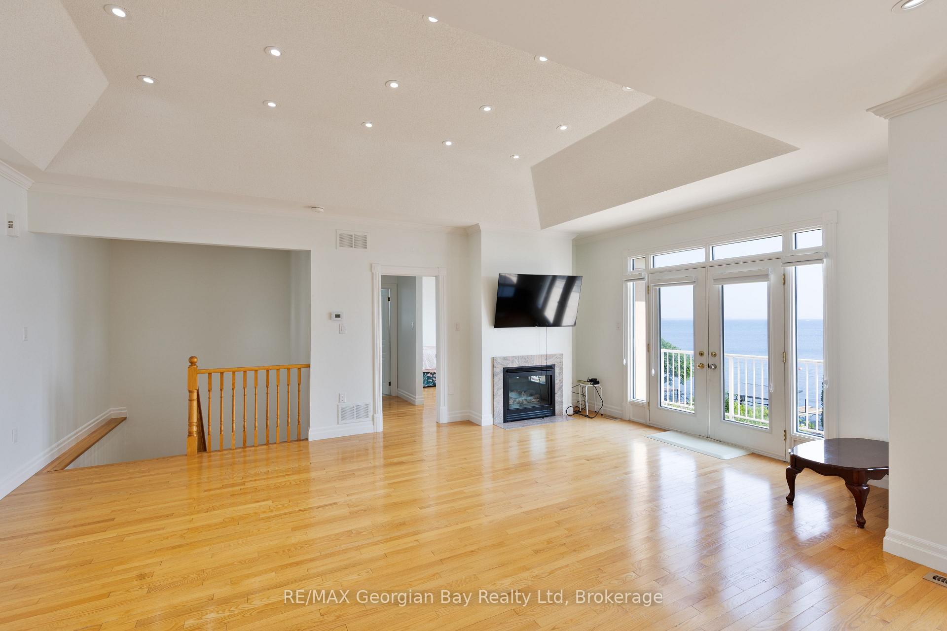 Photo 11 of 369 Aberdeen Boulevard, Midland — HOMEH