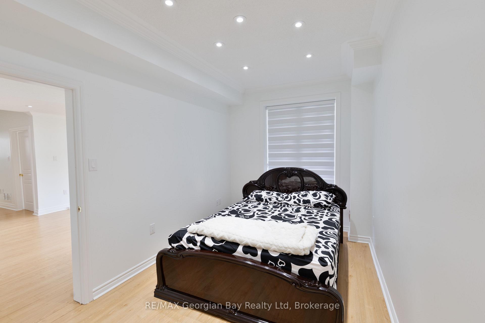 Photo 29 of 369 Aberdeen Boulevard, Midland — HOMEH
