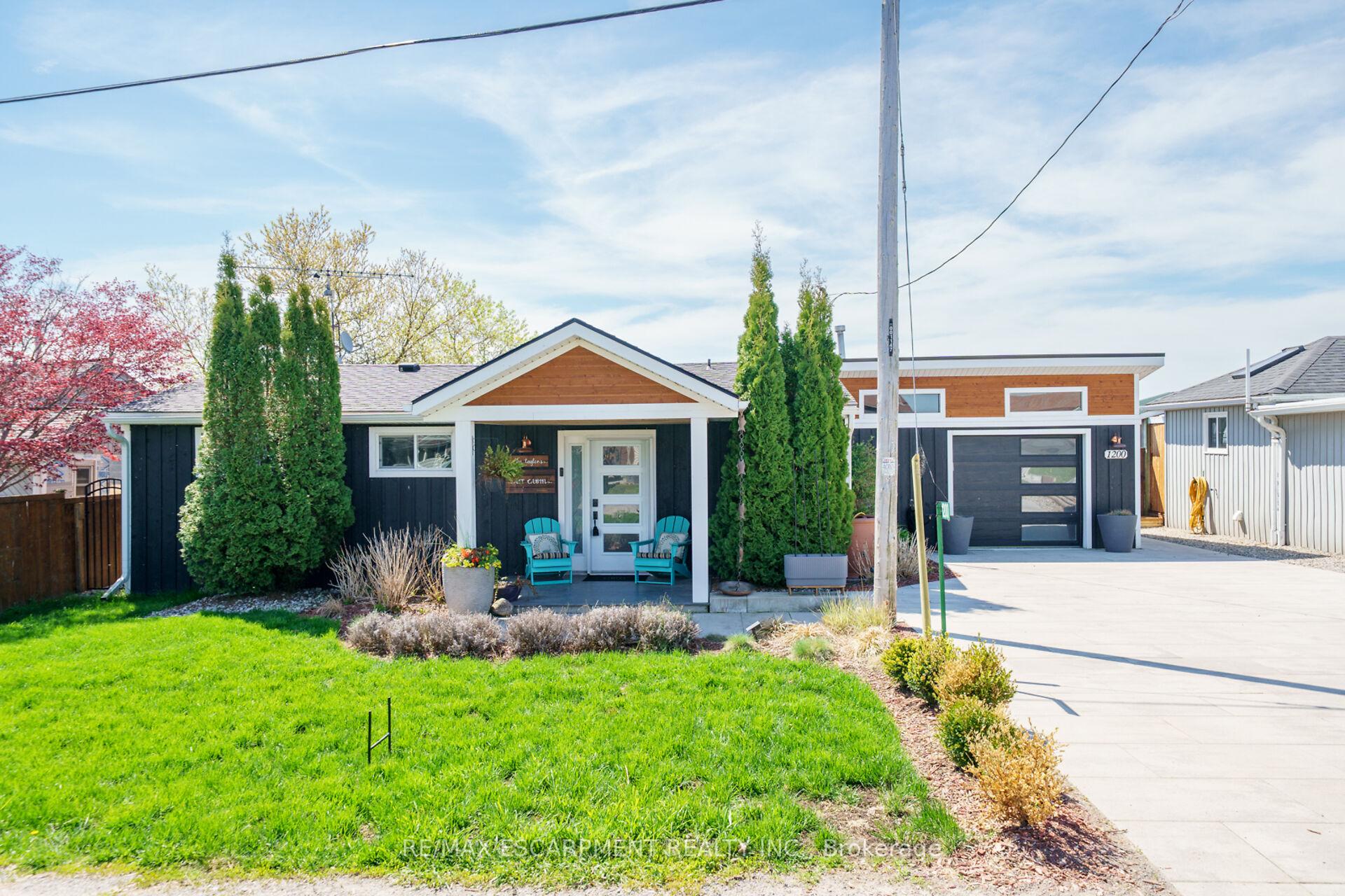 Front of 1200 Lakeshore Road