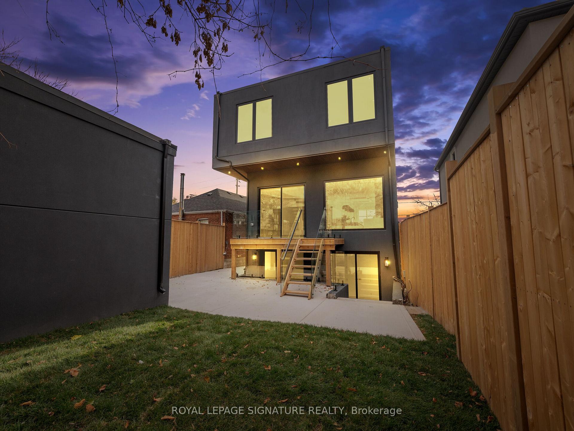 Photo 3 of 376 O'Connor Drive, Toronto, East York — HOMEH