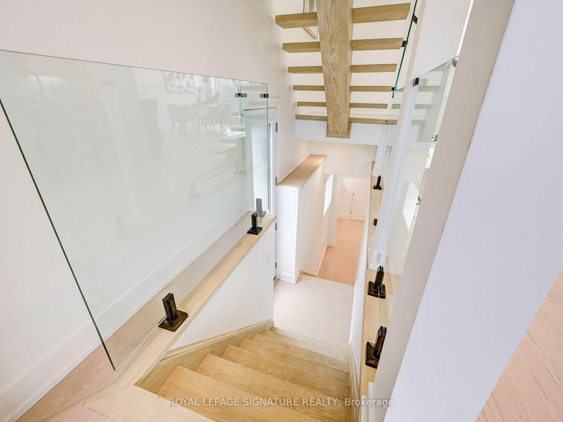 Photo 38 of 376 O'Connor Drive, Toronto, East York — HOMEH