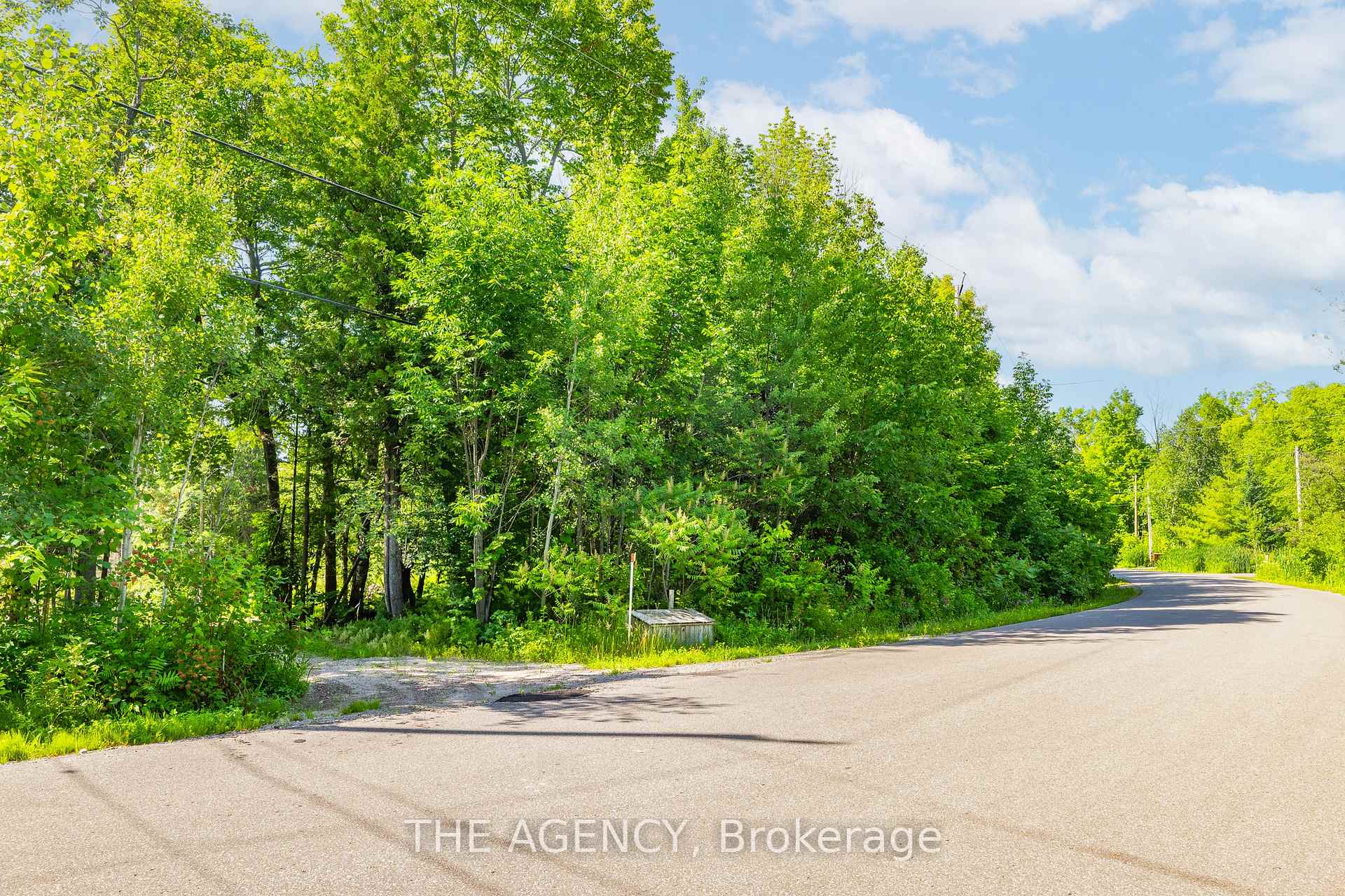 Photo 13 of 466 Silver Birch Drive, Tiny, Rural Tiny — HOMEH