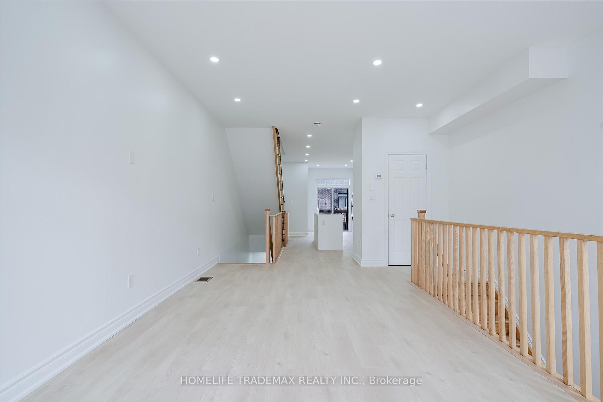 Photo 5 of 770 Eddystone Path, Oshawa, Donevan — HOMEH