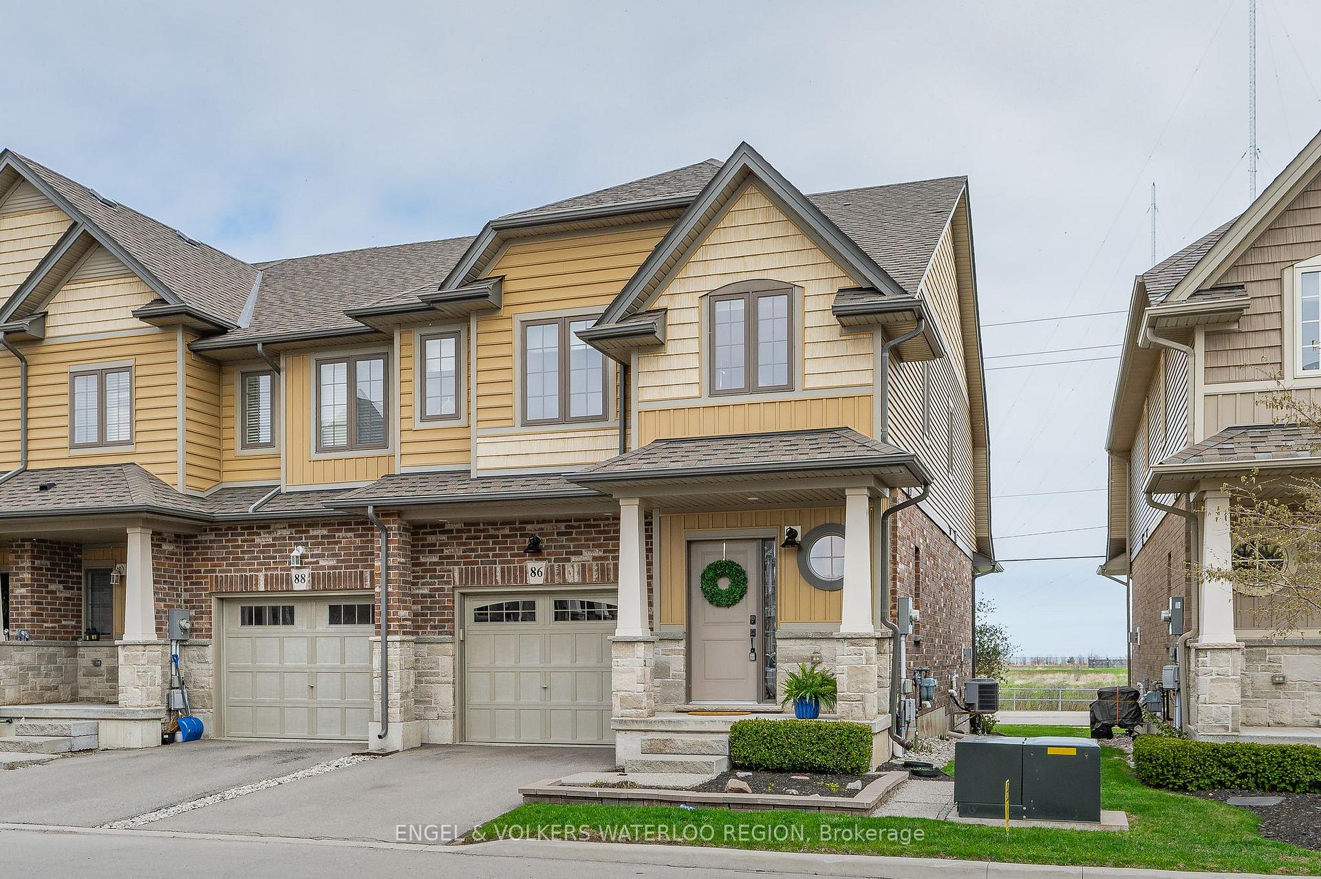 Front of 86 Dunrobin Lane