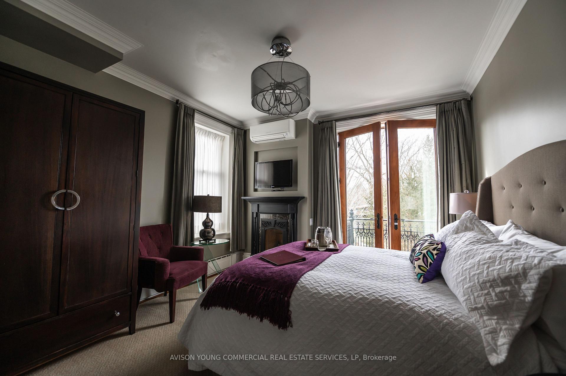 Photo 4 of 10 Chapel Street, Prince Edward County, Picton — HOMEH