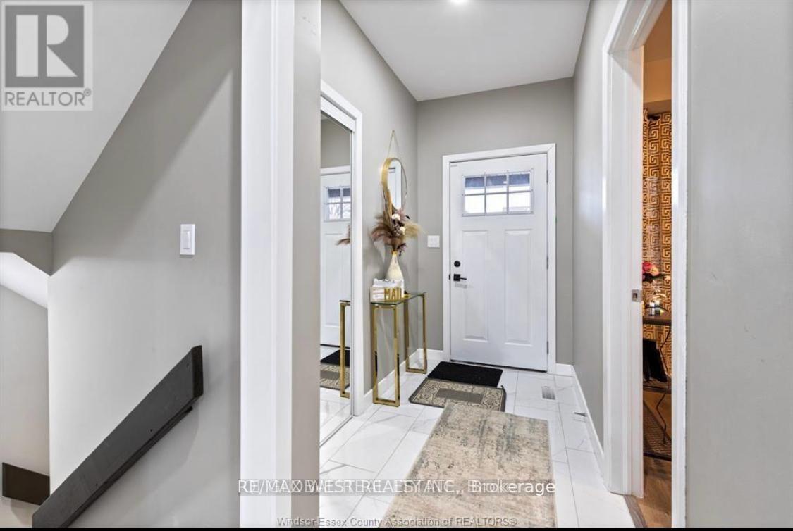 Photo 8 of 919 Pierre Avenue, Windsor — HOMEH