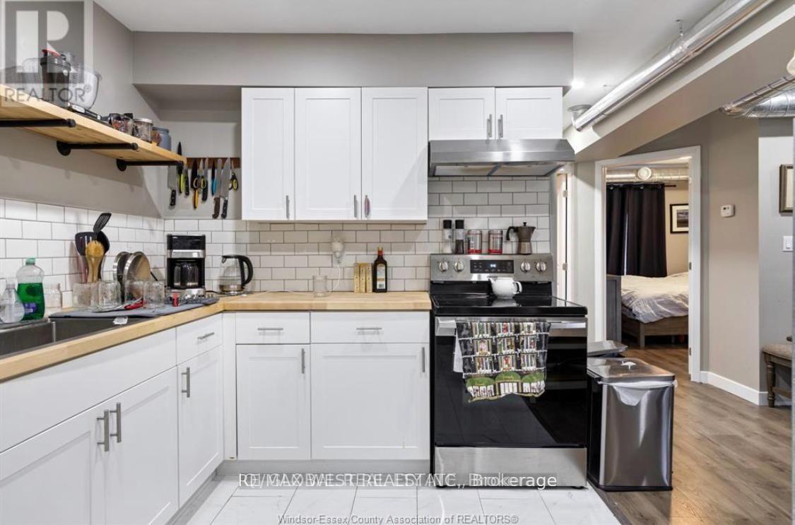 Photo 14 of 919 Pierre Avenue, Windsor — HOMEH