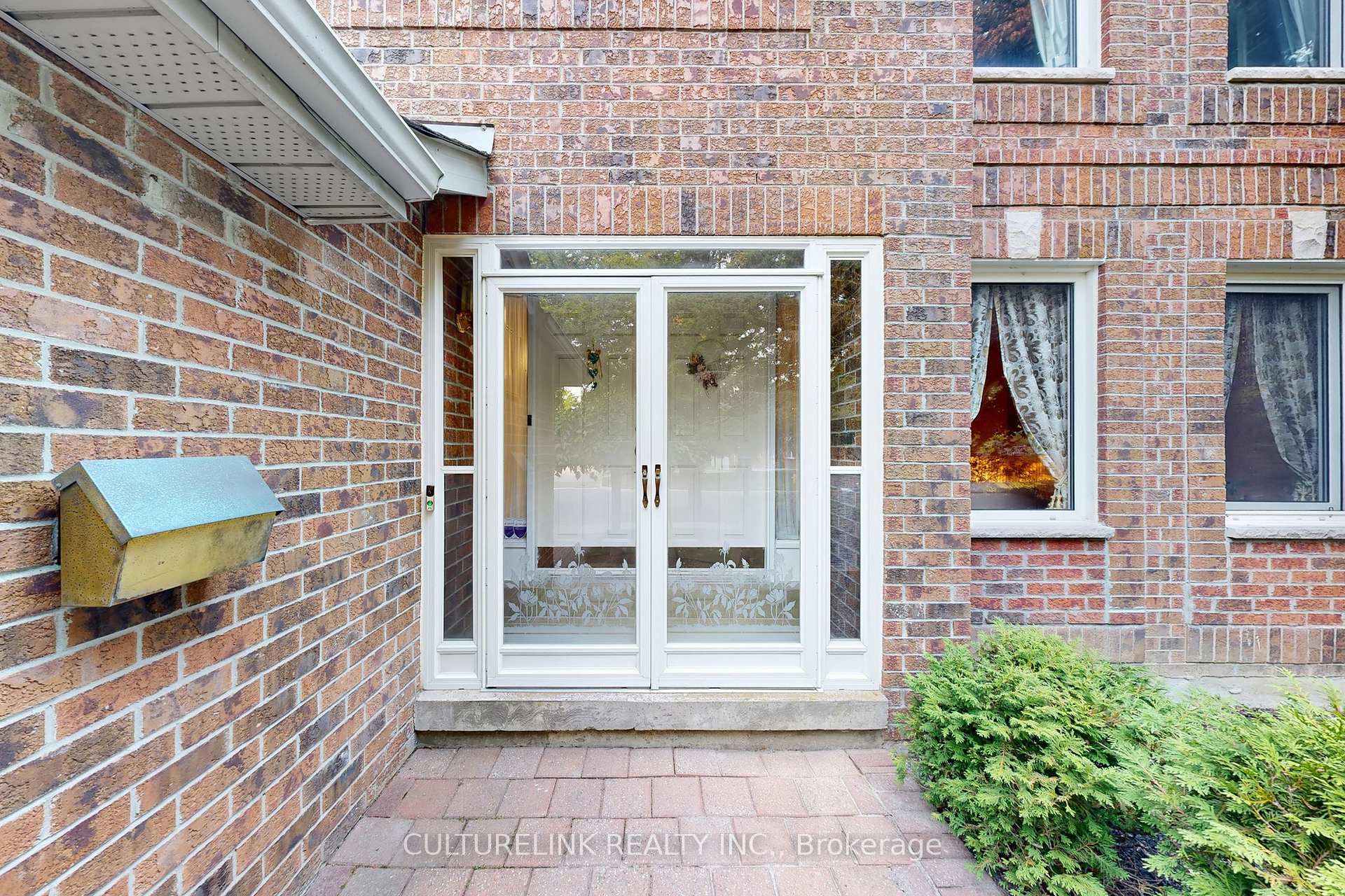 Photo 4 of 94 Coledale Road, Markham, Unionville — HOMEH