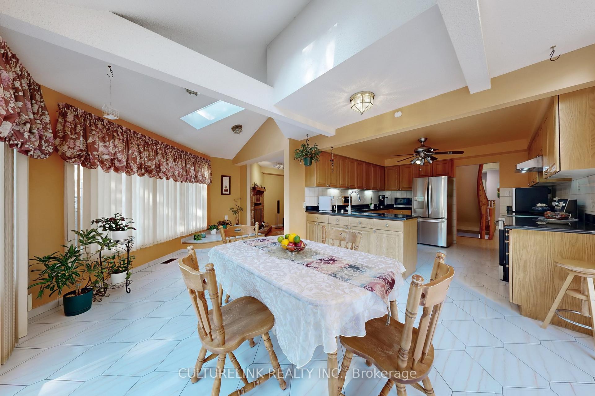 Photo 10 of 94 Coledale Road, Markham, Unionville — HOMEH