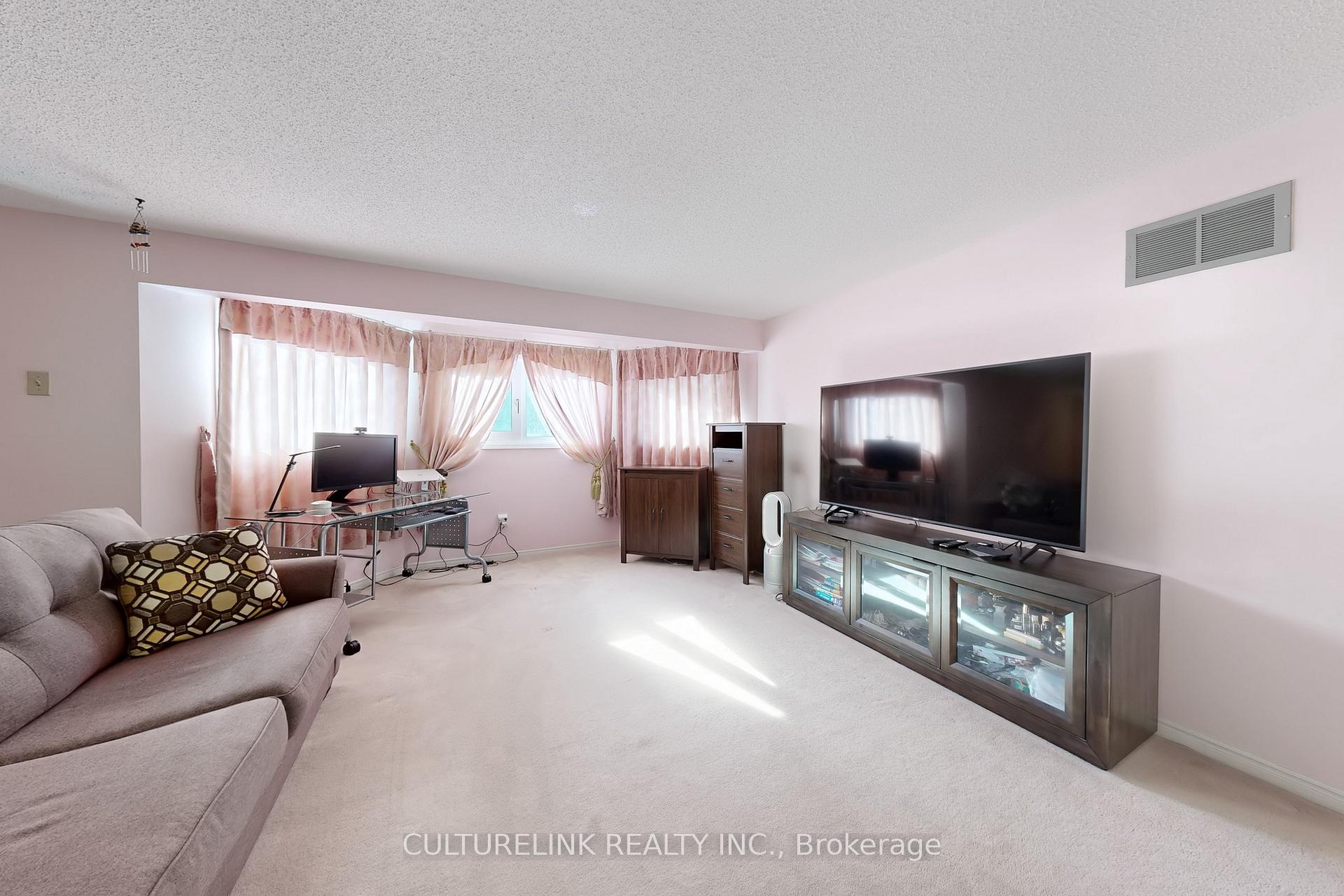 Photo 16 of 94 Coledale Road, Markham, Unionville — HOMEH