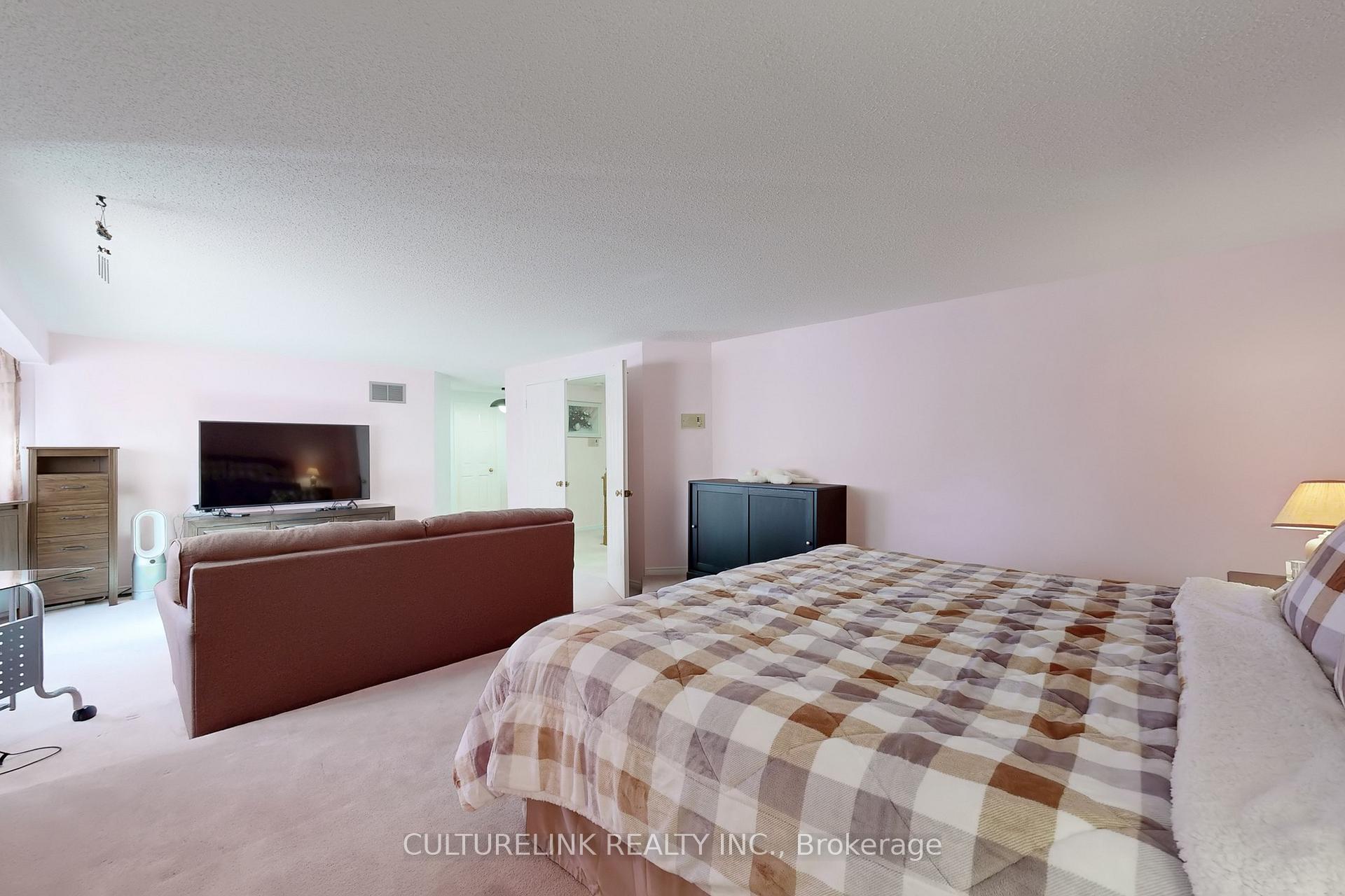 Photo 37 of 94 Coledale Road, Markham, Unionville — HOMEH