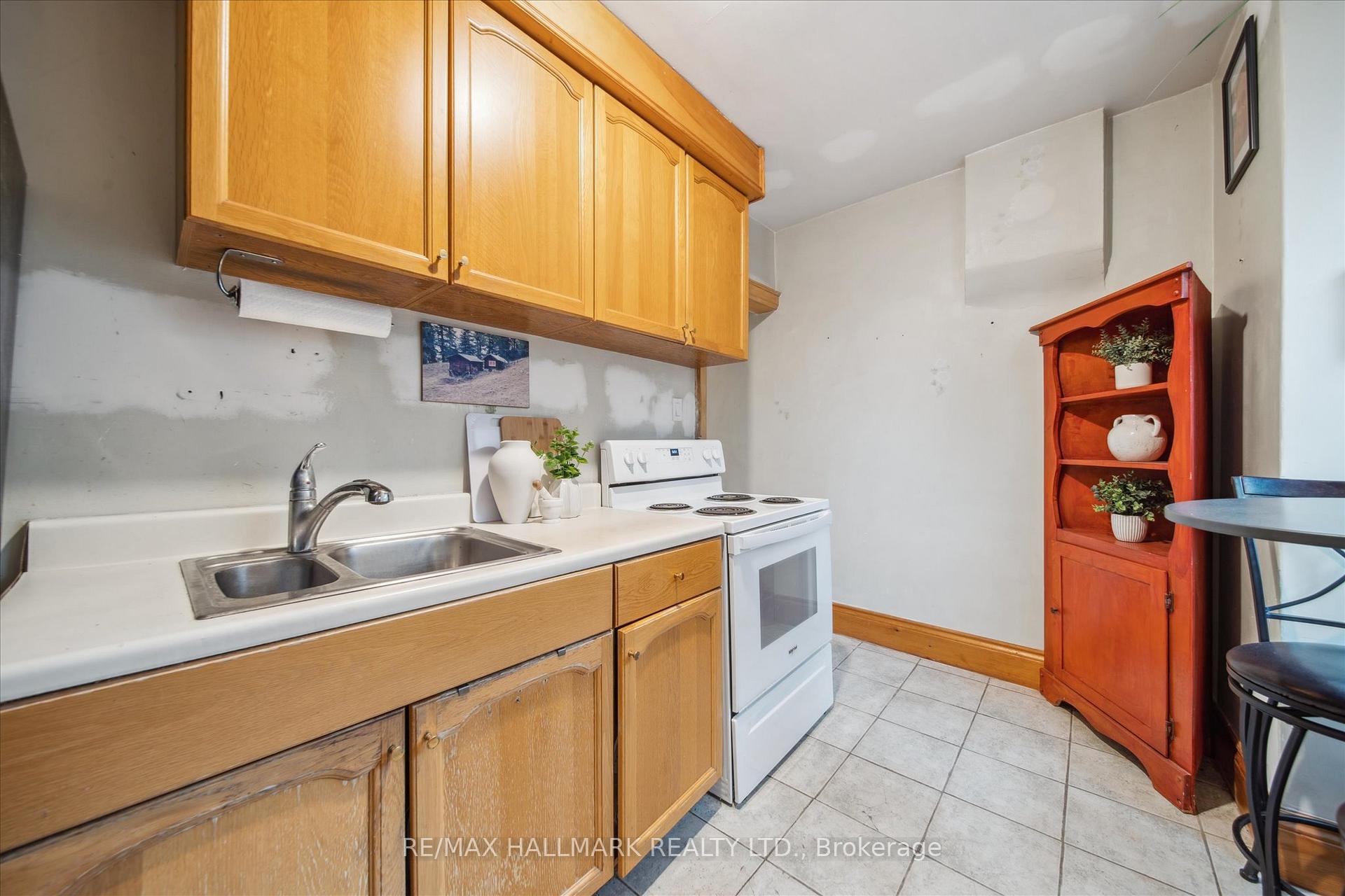 Photo 9 of 510 Northcliffe Boulevard, Toronto, Oakwood Village — HOMEH