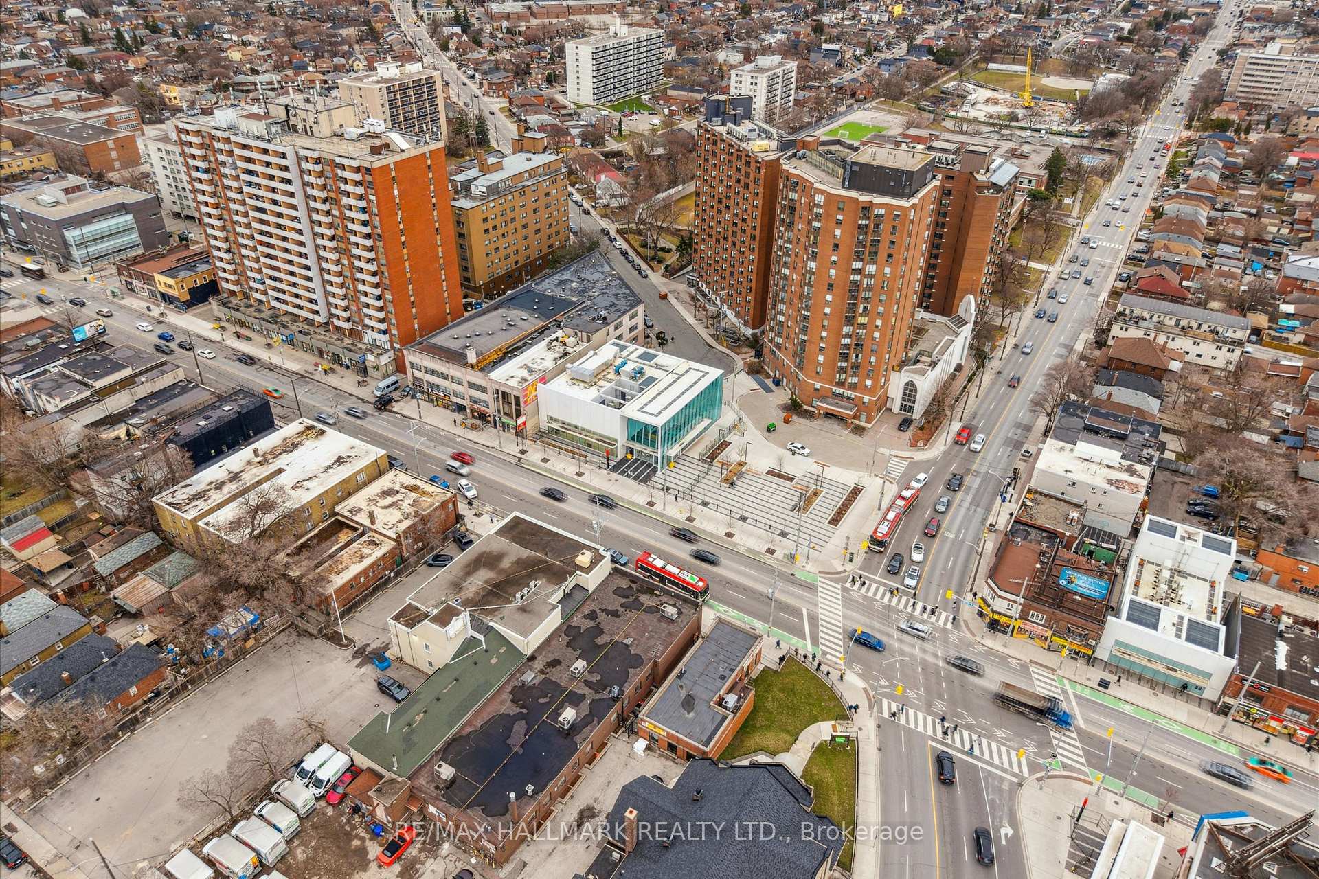 Photo 14 of 510 Northcliffe Boulevard, Toronto, Oakwood Village — HOMEH