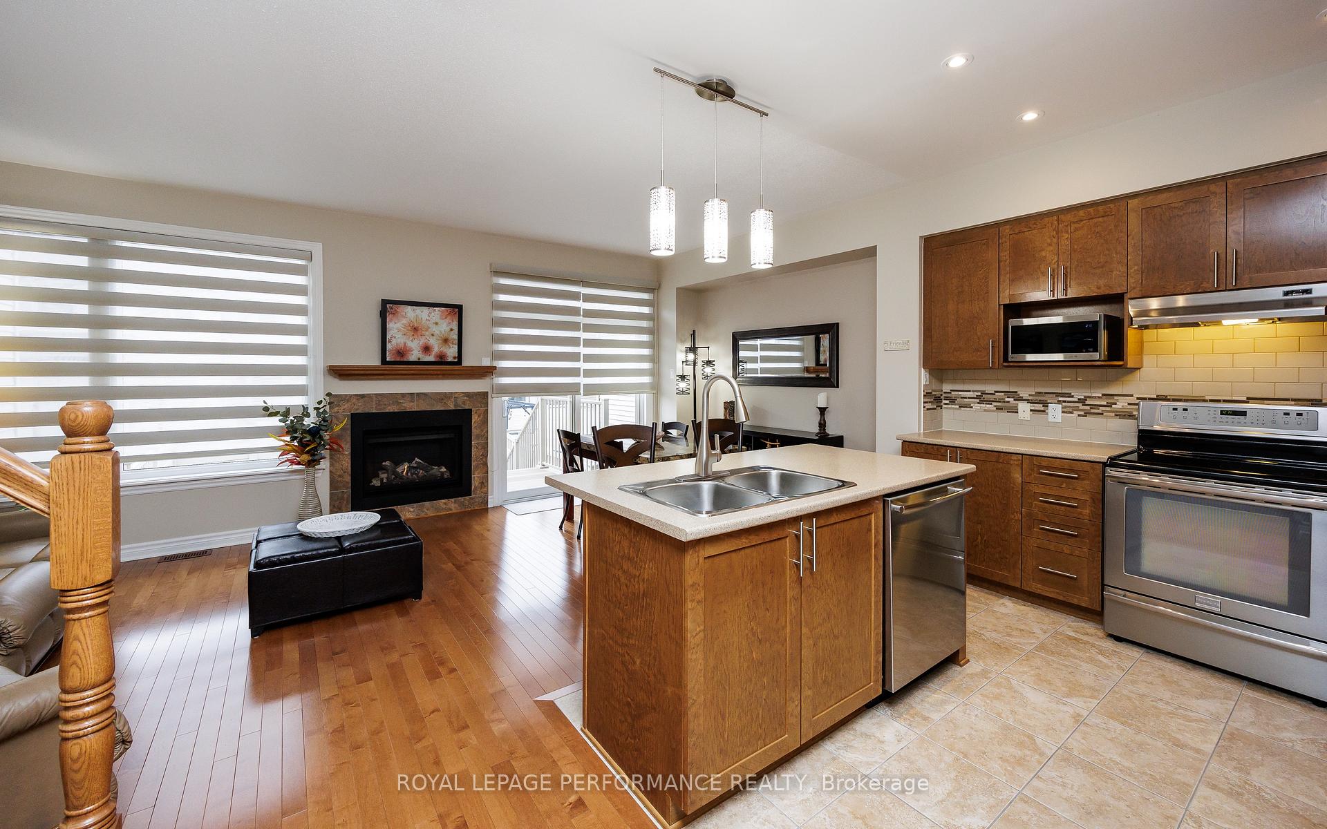 Photo 10 of 104 Popplewell Crescent, Ottawa, Barrhaven - Cedargrove/Fraserdale — HOMEH