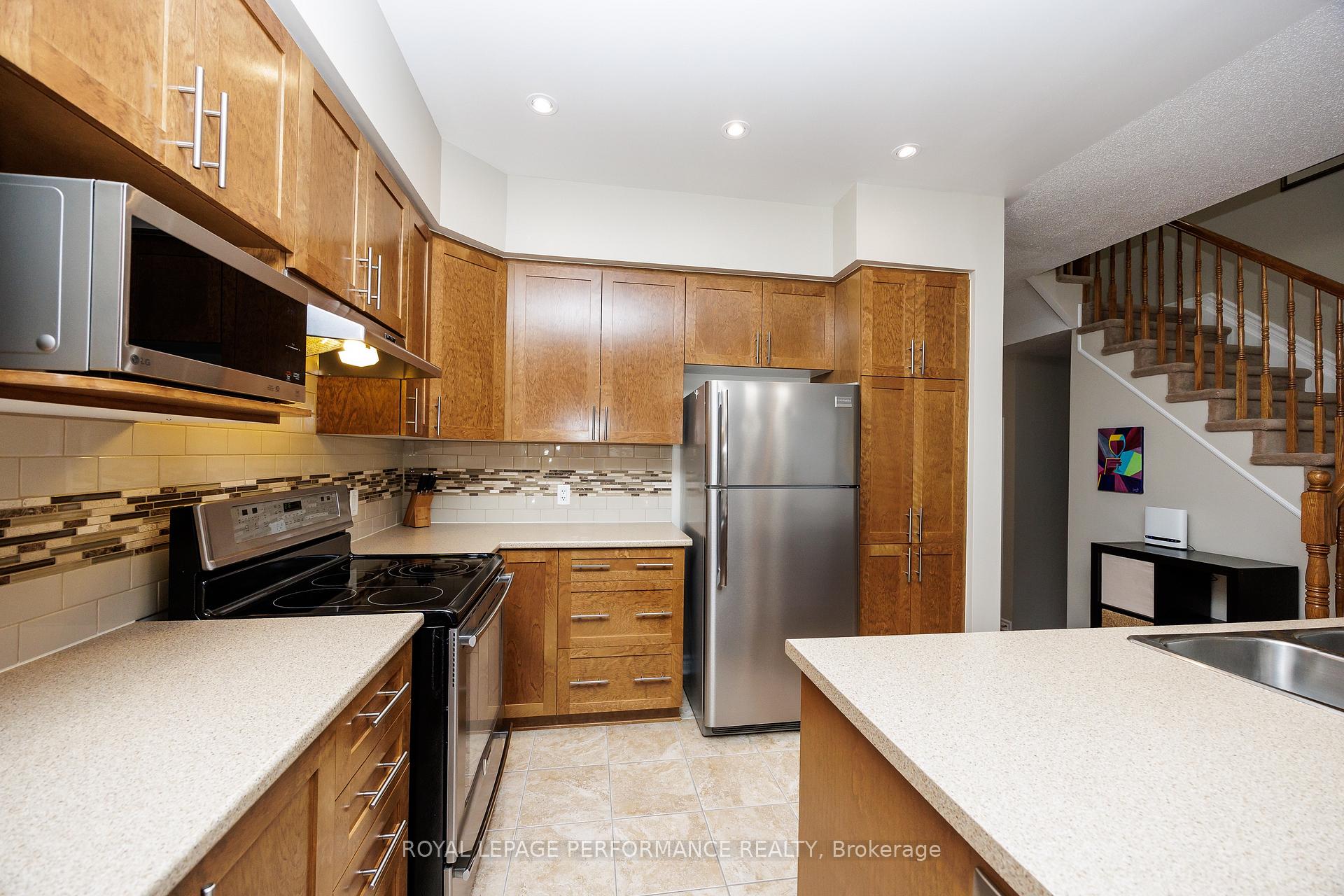 Photo 20 of 104 Popplewell Crescent, Ottawa, Barrhaven - Cedargrove/Fraserdale — HOMEH
