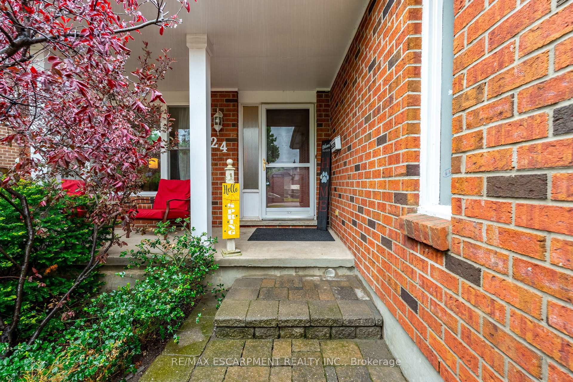 Photo 2 of 24 Vance Crescent, Hamilton, Waterdown — HOMEH