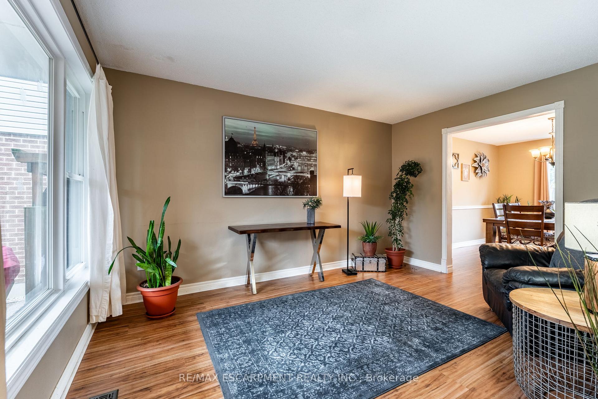 Photo 3 of 24 Vance Crescent, Hamilton, Waterdown — HOMEH