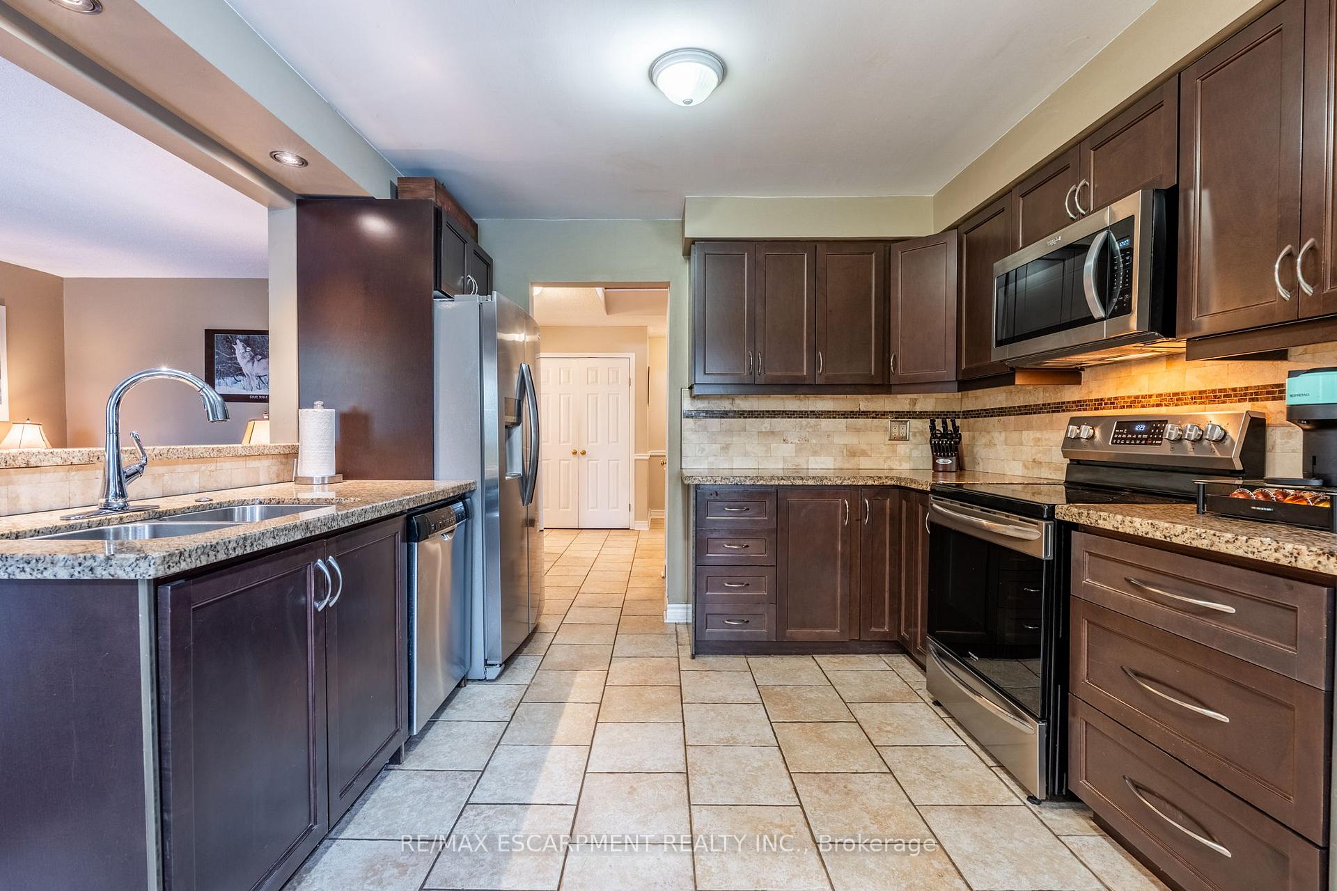 Photo 41 of 24 Vance Crescent, Hamilton, Waterdown — HOMEH