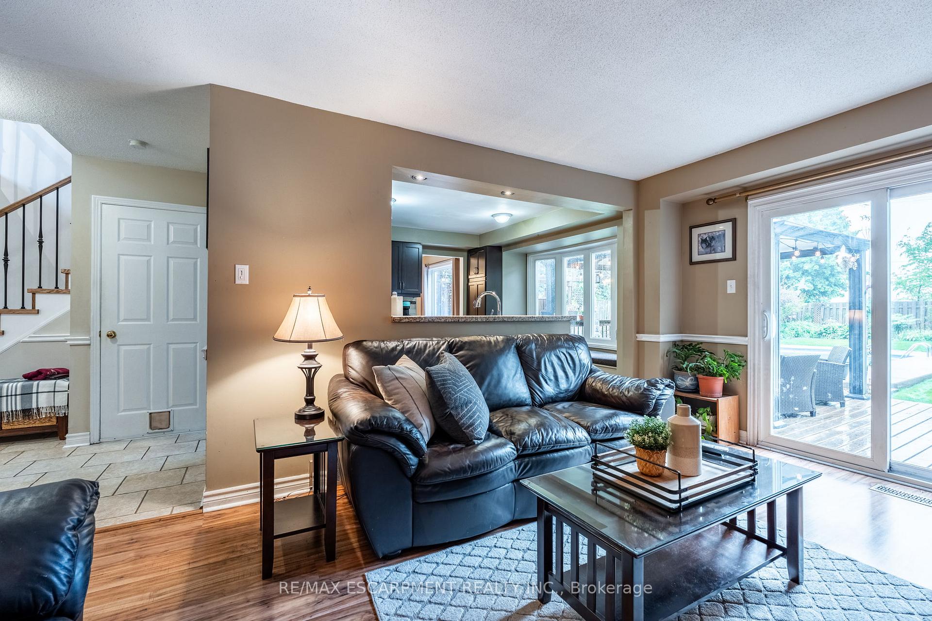 Photo 4 of 24 Vance Crescent, Hamilton, Waterdown — HOMEH