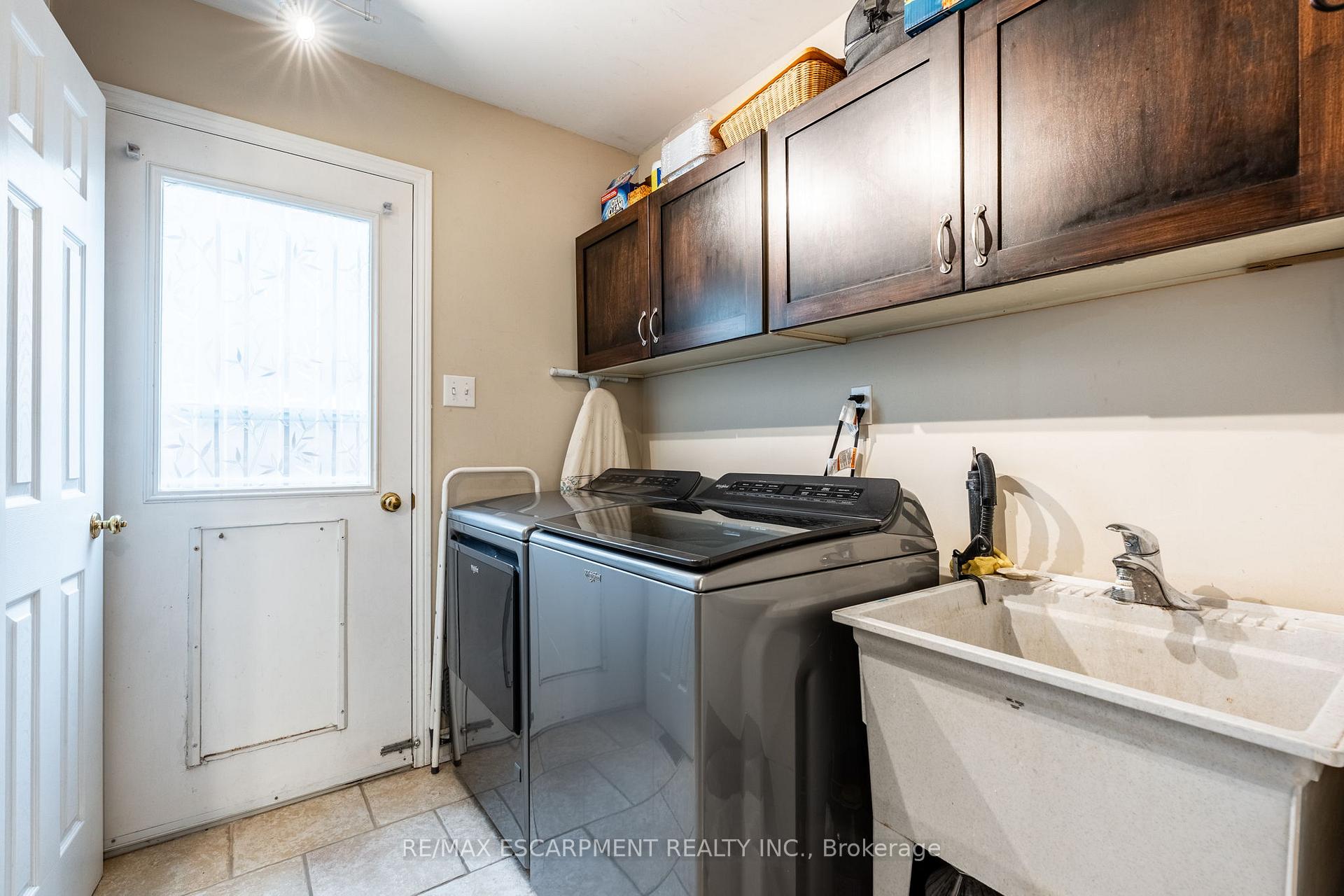 Photo 7 of 24 Vance Crescent, Hamilton, Waterdown — HOMEH