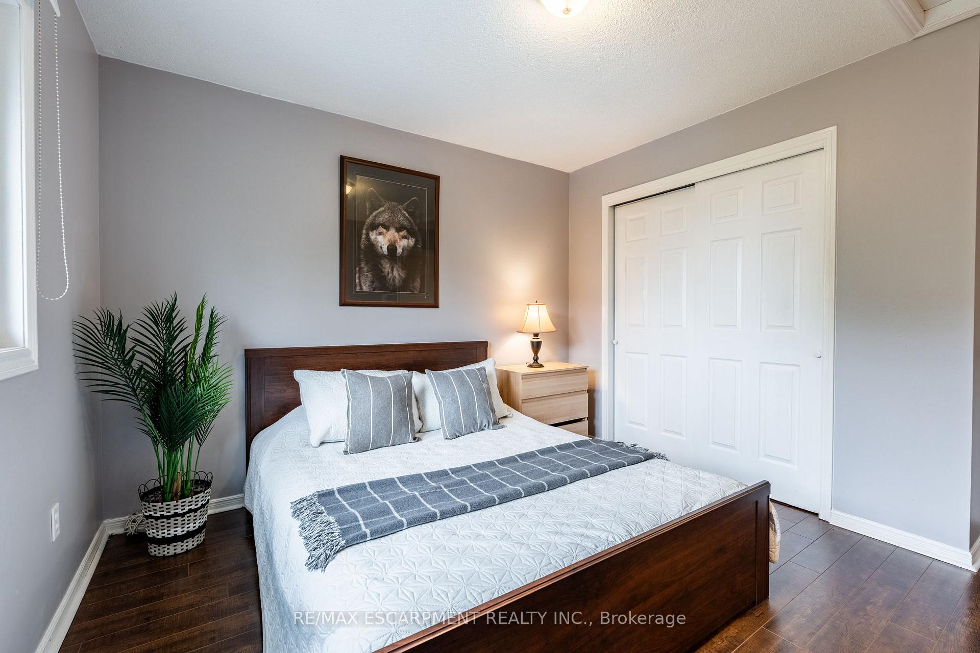 Photo 25 of 24 Vance Crescent, Hamilton, Waterdown — HOMEH