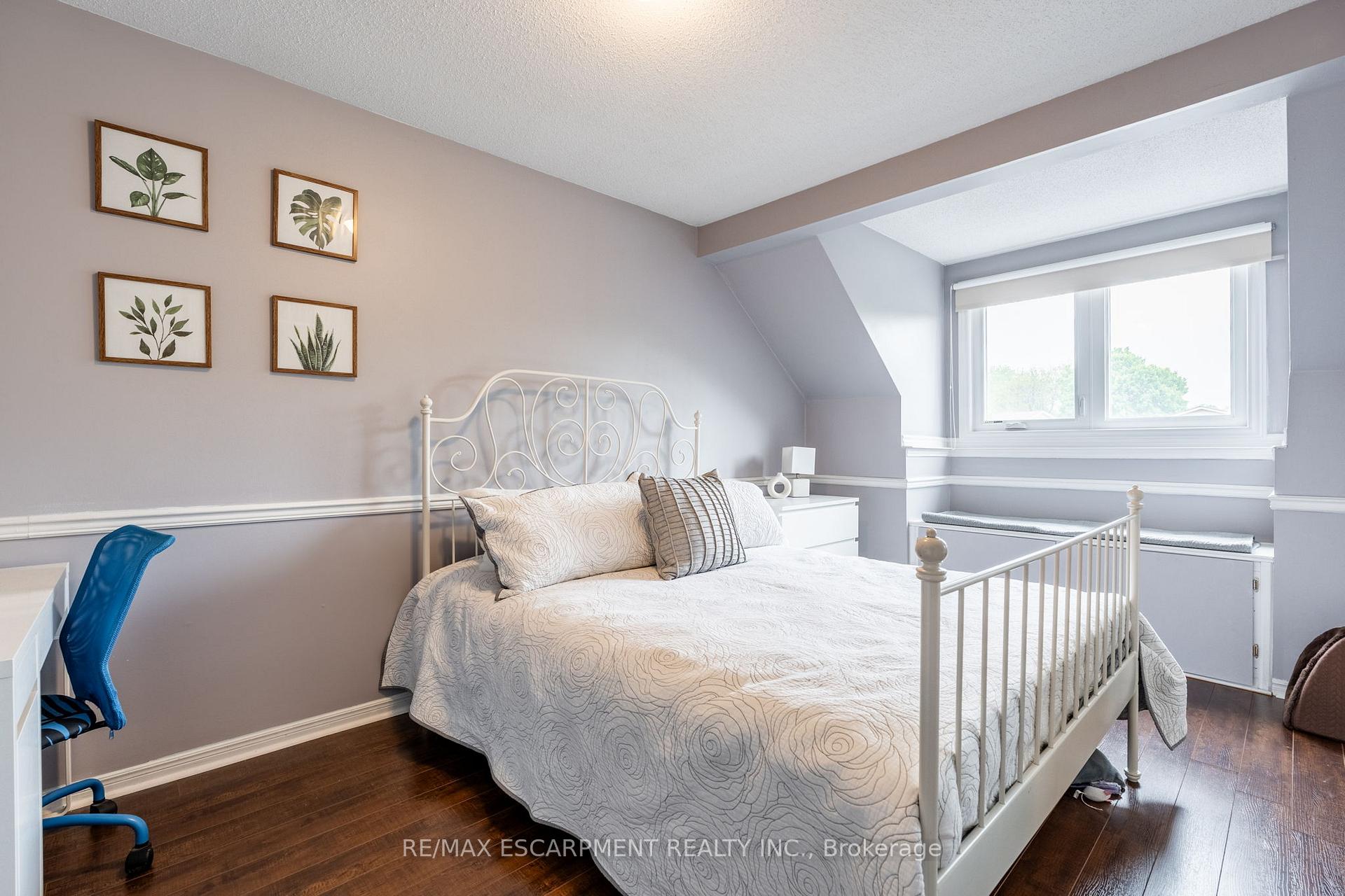 Photo 27 of 24 Vance Crescent, Hamilton, Waterdown — HOMEH