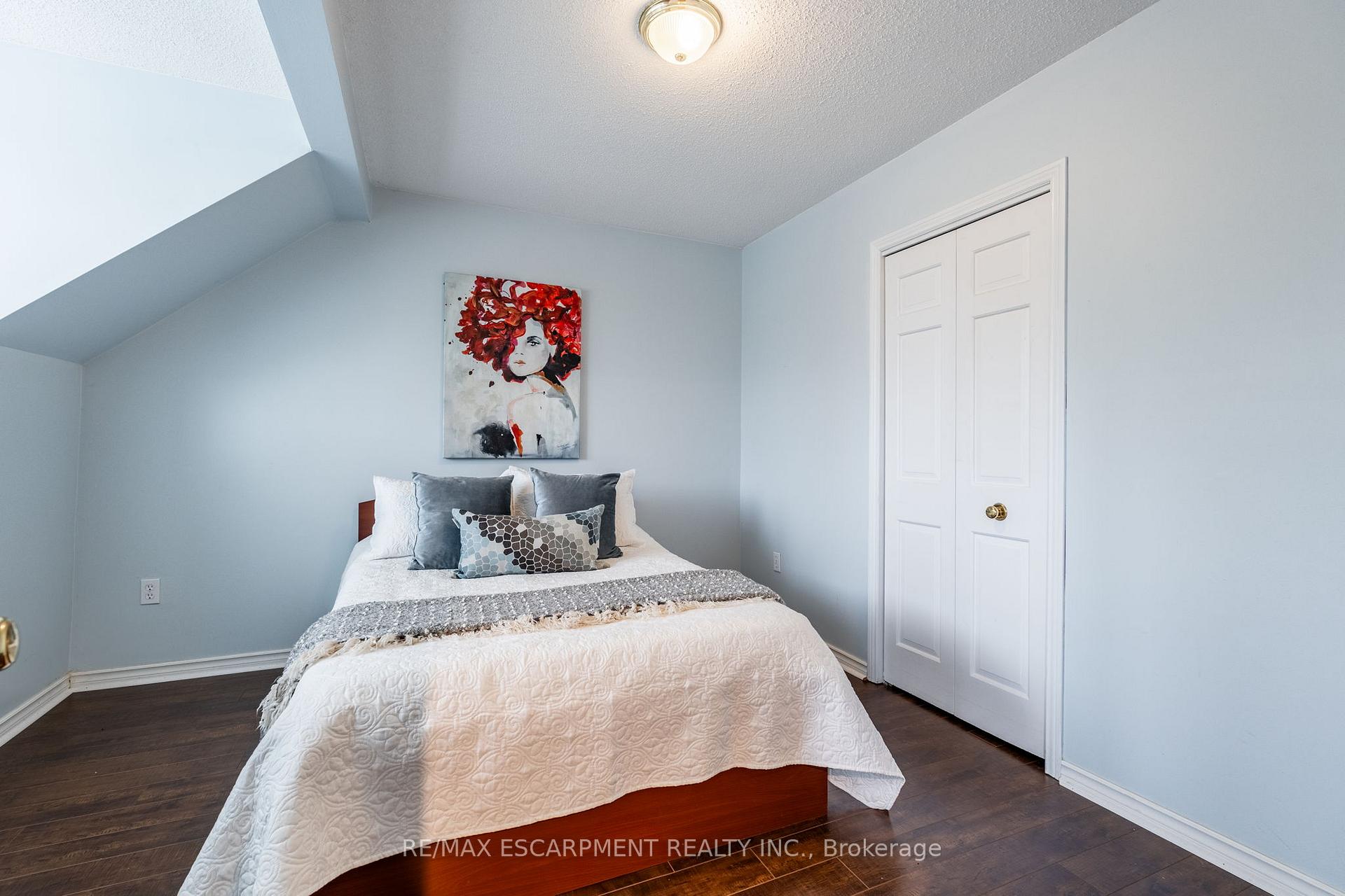 Photo 34 of 24 Vance Crescent, Hamilton, Waterdown — HOMEH