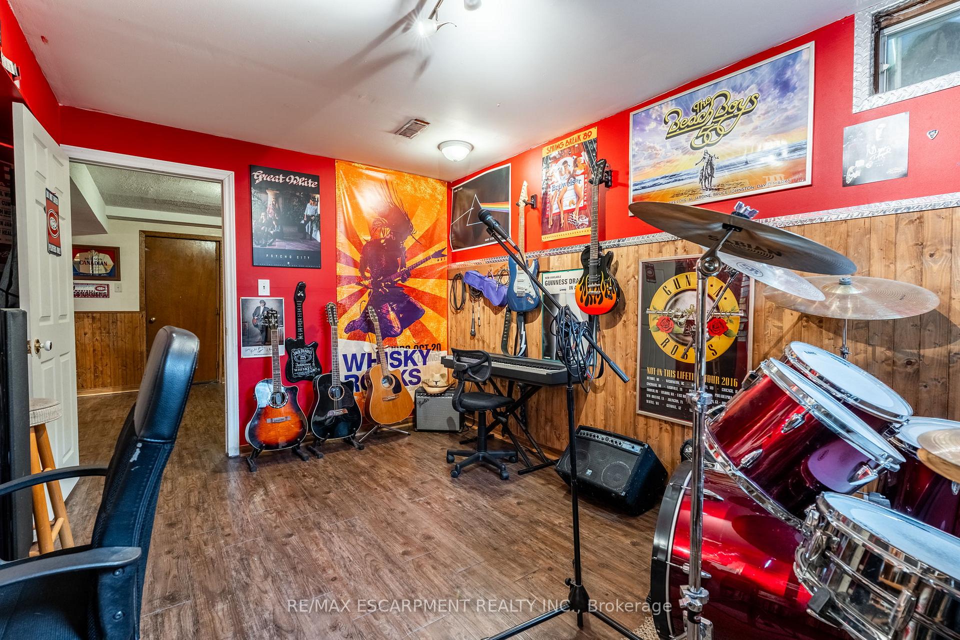 Photo 35 of 24 Vance Crescent, Hamilton, Waterdown — HOMEH