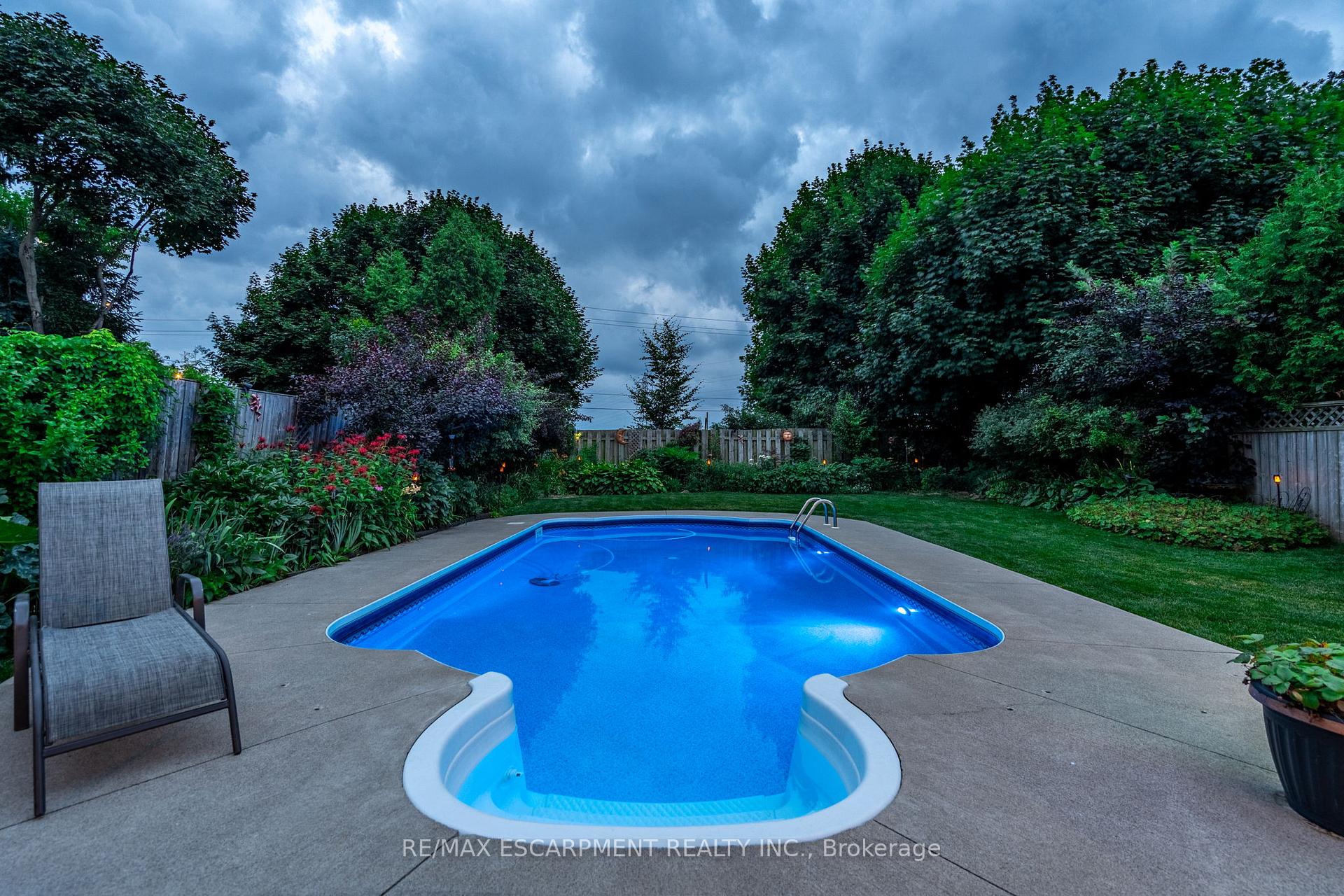 Photo 47 of 24 Vance Crescent, Hamilton, Waterdown — HOMEH