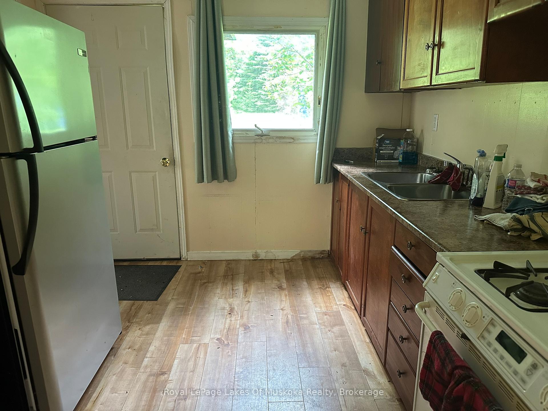 Photo 7 of 76 Ontario Street, Burk's Falls — HOMEH