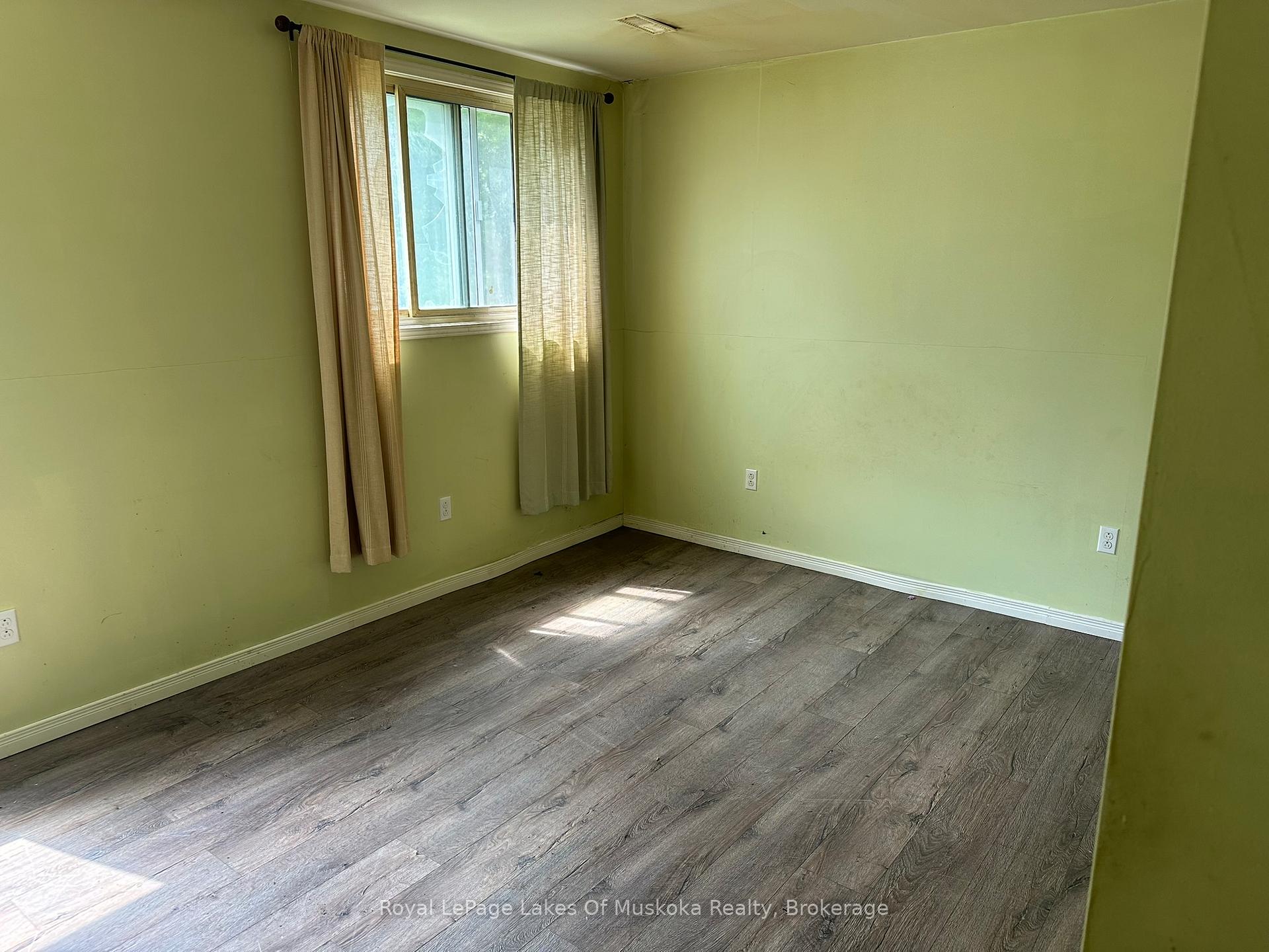 Photo 16 of 76 Ontario Street, Burk's Falls — HOMEH