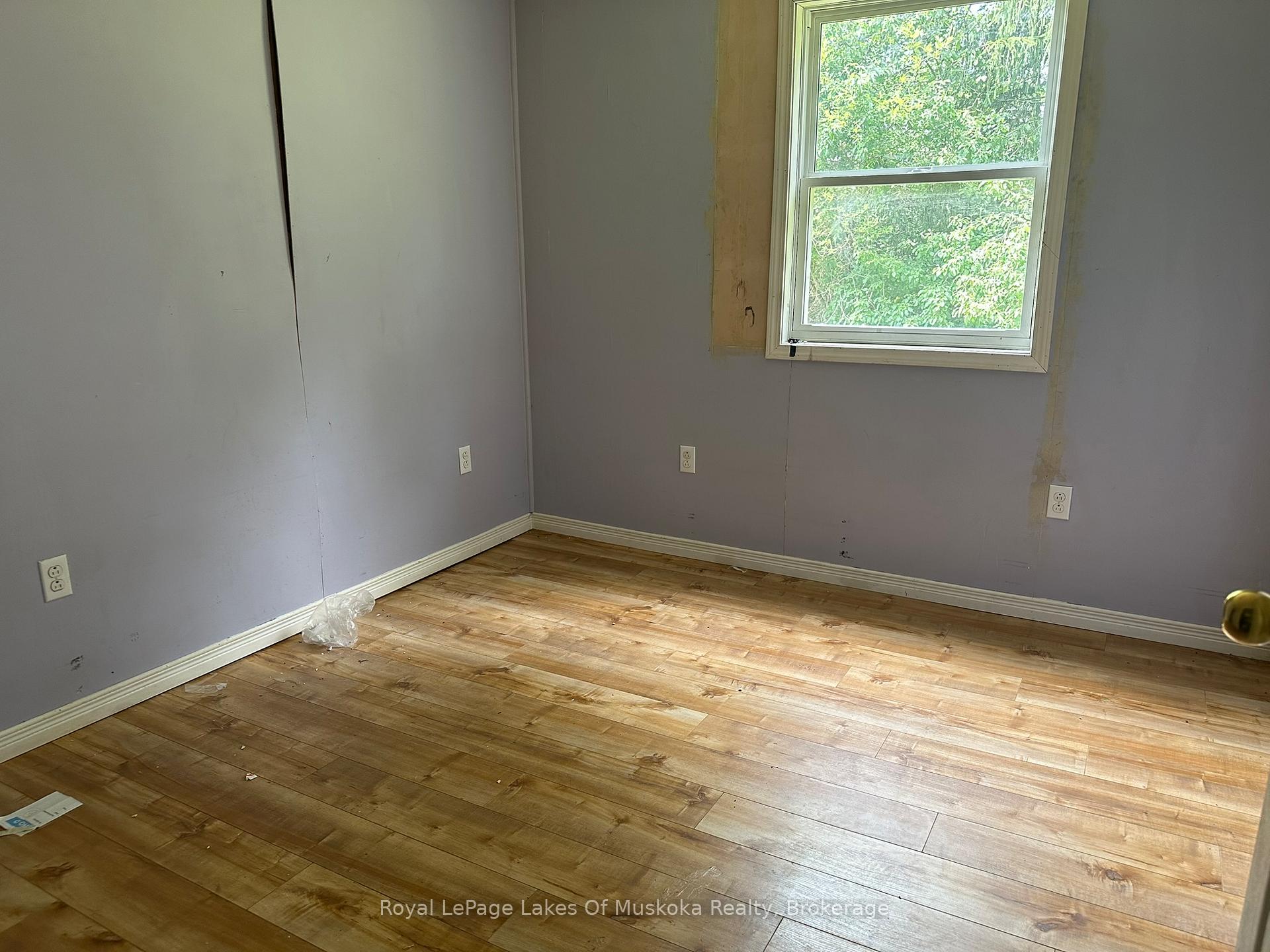 Photo 11 of 76 Ontario Street, Burk's Falls — HOMEH