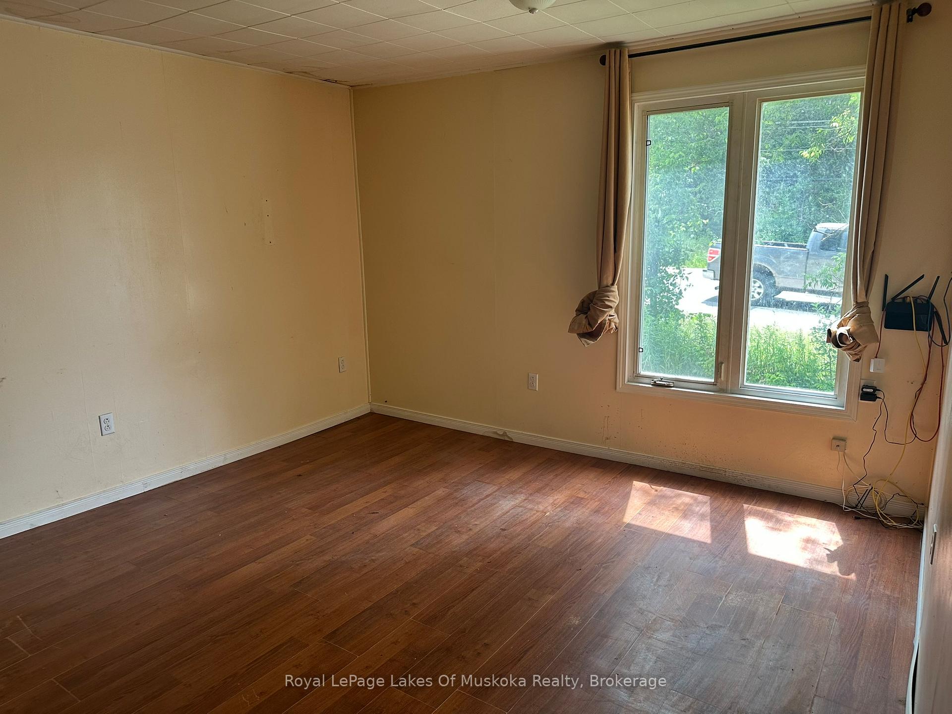 Photo 10 of 76 Ontario Street, Burk's Falls — HOMEH