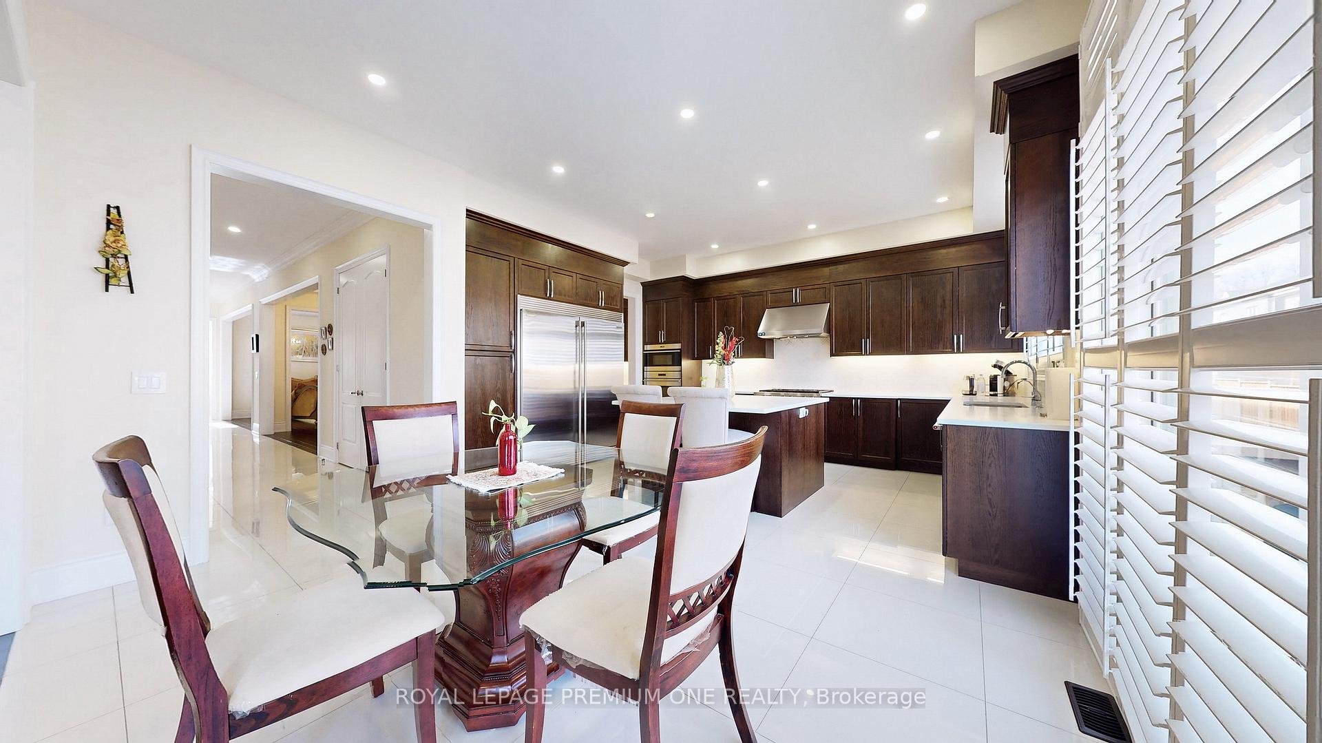Photo 7 of 52 Daisy Meadow Crescent, Caledon, Caledon East — HOMEH