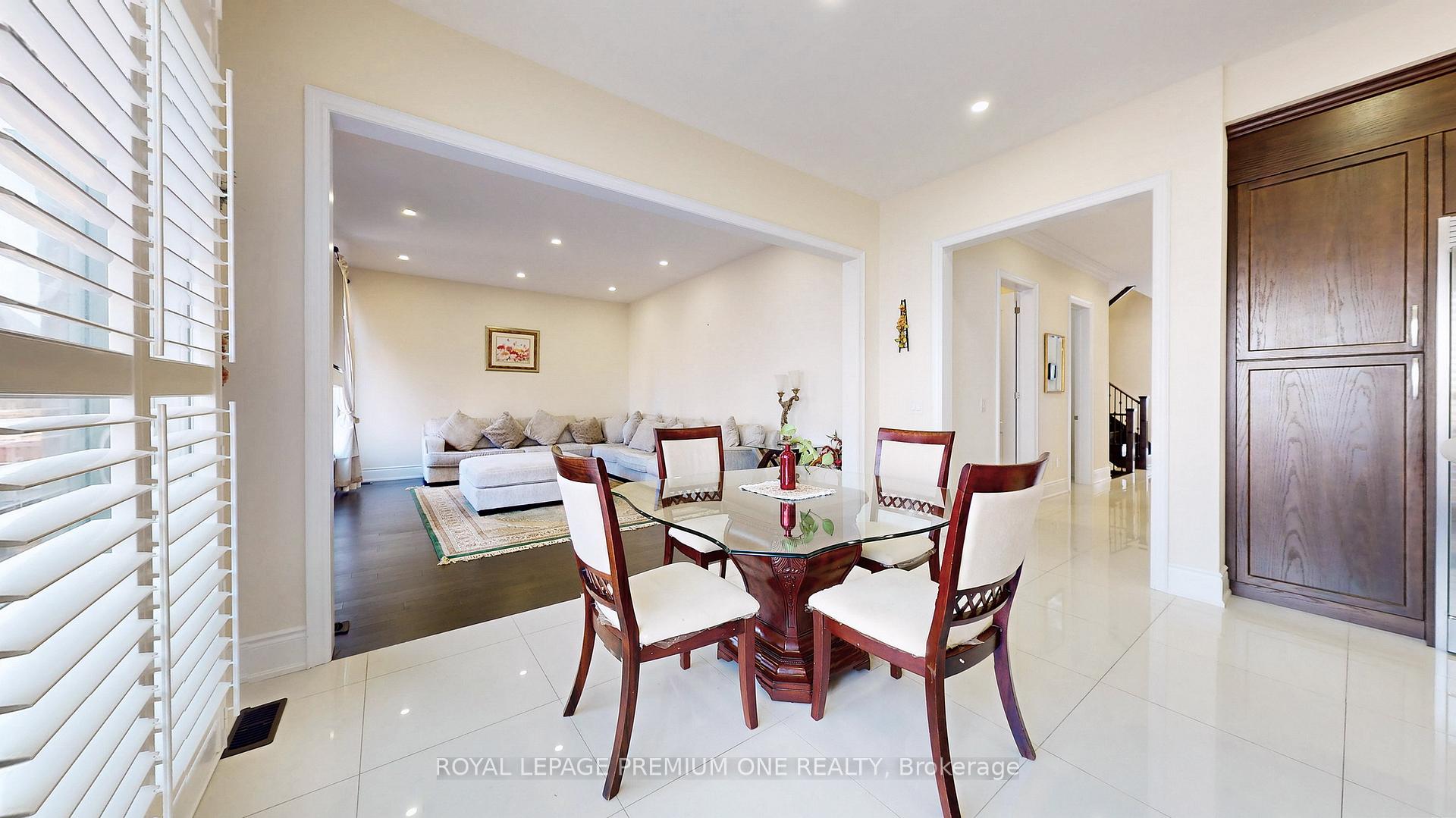 Photo 10 of 52 Daisy Meadow Crescent, Caledon, Caledon East — HOMEH