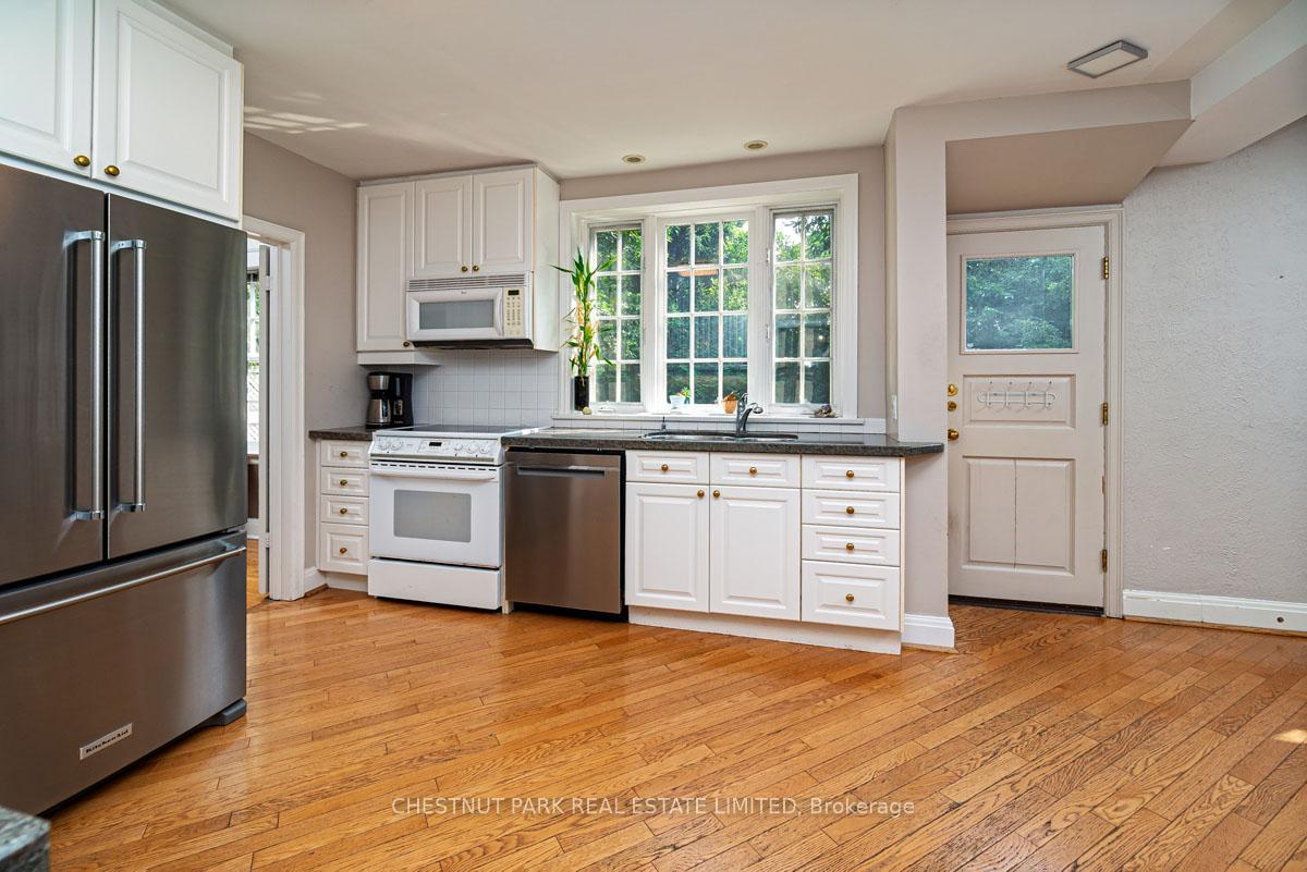 Photo 16 of 233 Yonge Boulevard, Toronto, Bedford Park-Nortown — HOMEH
