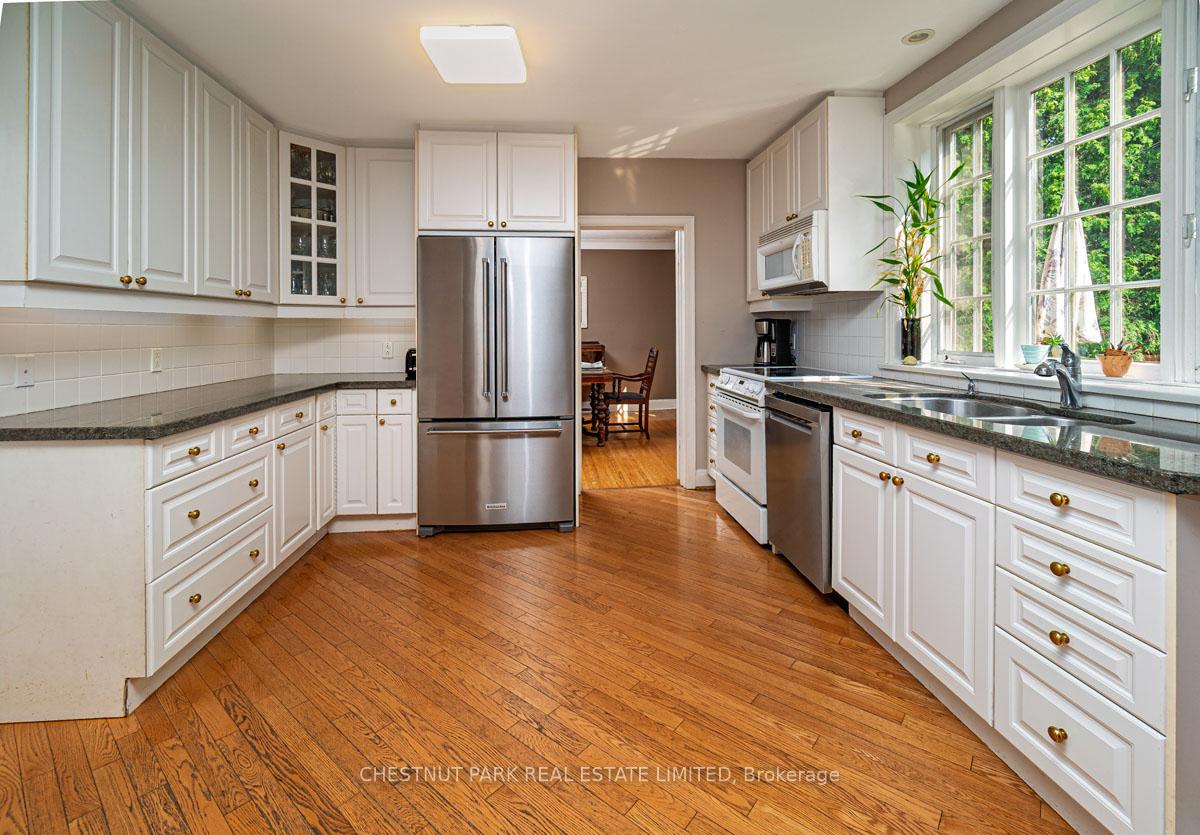 Photo 19 of 233 Yonge Boulevard, Toronto, Bedford Park-Nortown — HOMEH