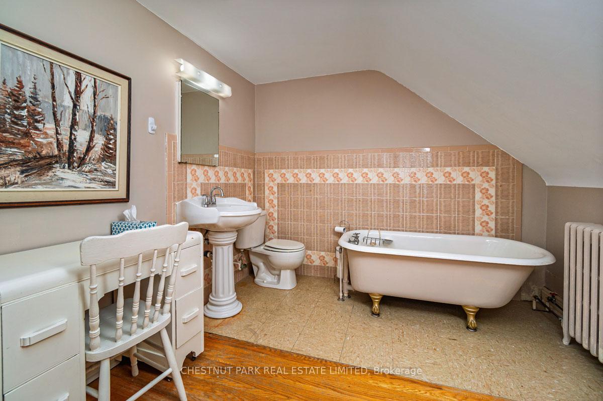 Photo 23 of 233 Yonge Boulevard, Toronto, Bedford Park-Nortown — HOMEH
