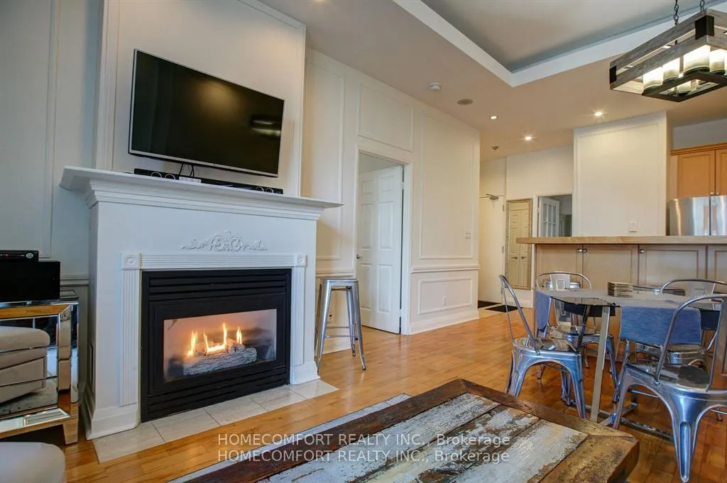 Photo 2 of Unit 701, 8 Wellesley Street E, Toronto, Church-Yonge Corridor — HOMEH