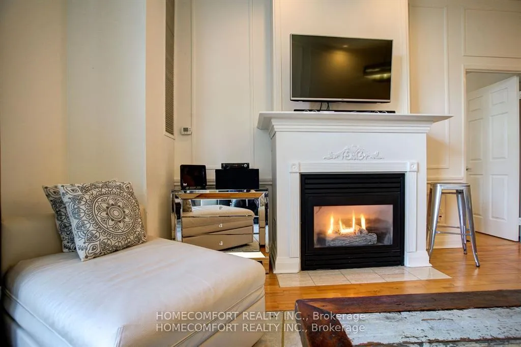 Photo 3 of Unit 701, 8 Wellesley Street E, Toronto, Church-Yonge Corridor — HOMEH