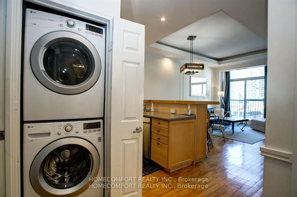 Photo 8 of Unit 701, 8 Wellesley Street E, Toronto, Church-Yonge Corridor — HOMEH
