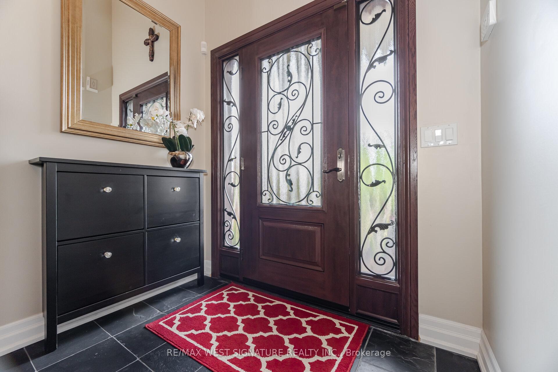 Photo 2 of 13 Senator Way, Caledon, Bolton North — HOMEH