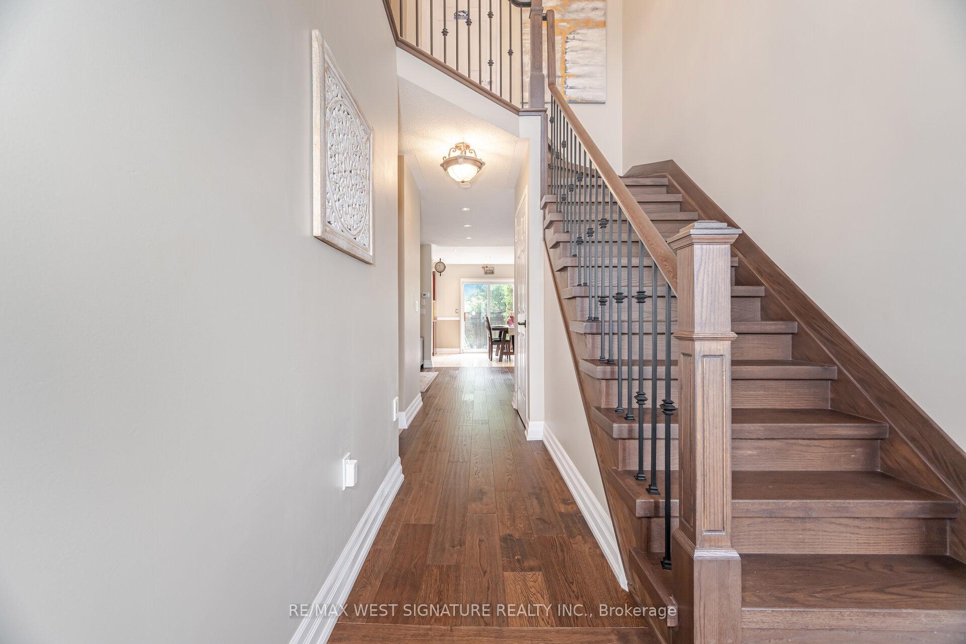 Photo 20 of 13 Senator Way, Caledon, Bolton North — HOMEH